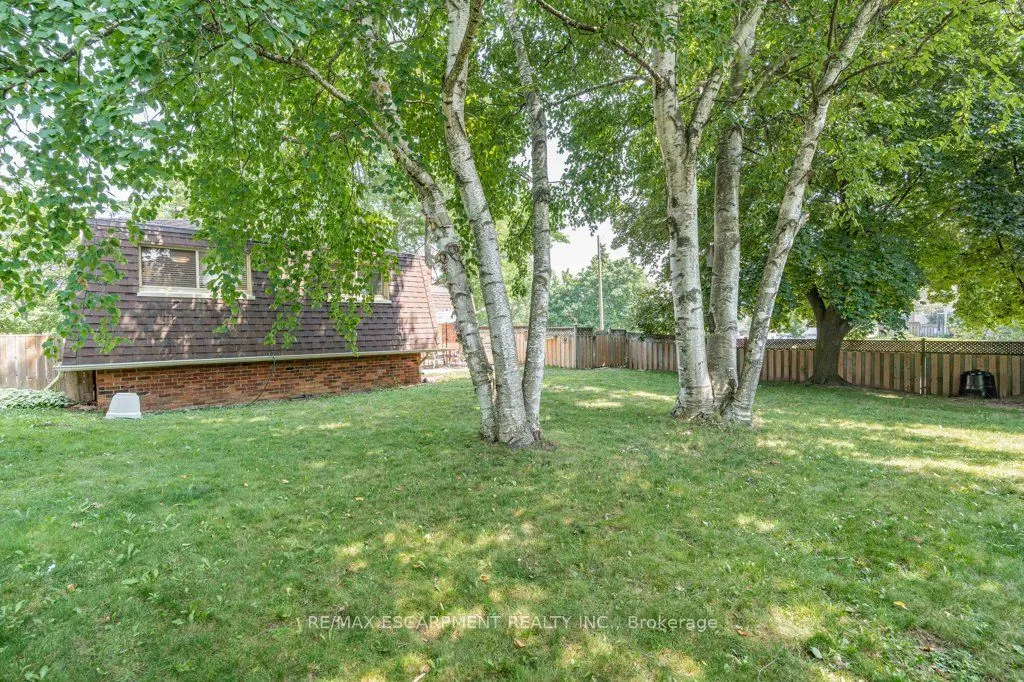 44 CEDARLAND Drive