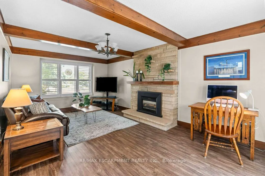 44 CEDARLAND Drive