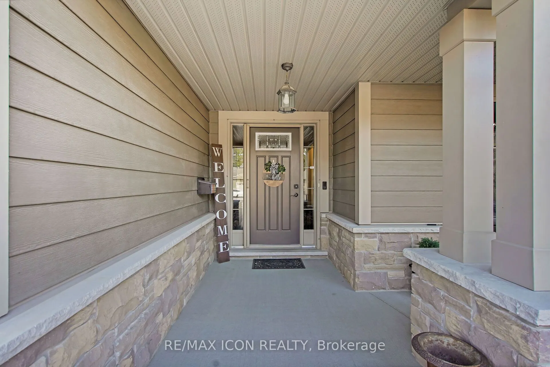 17 Tanager Place