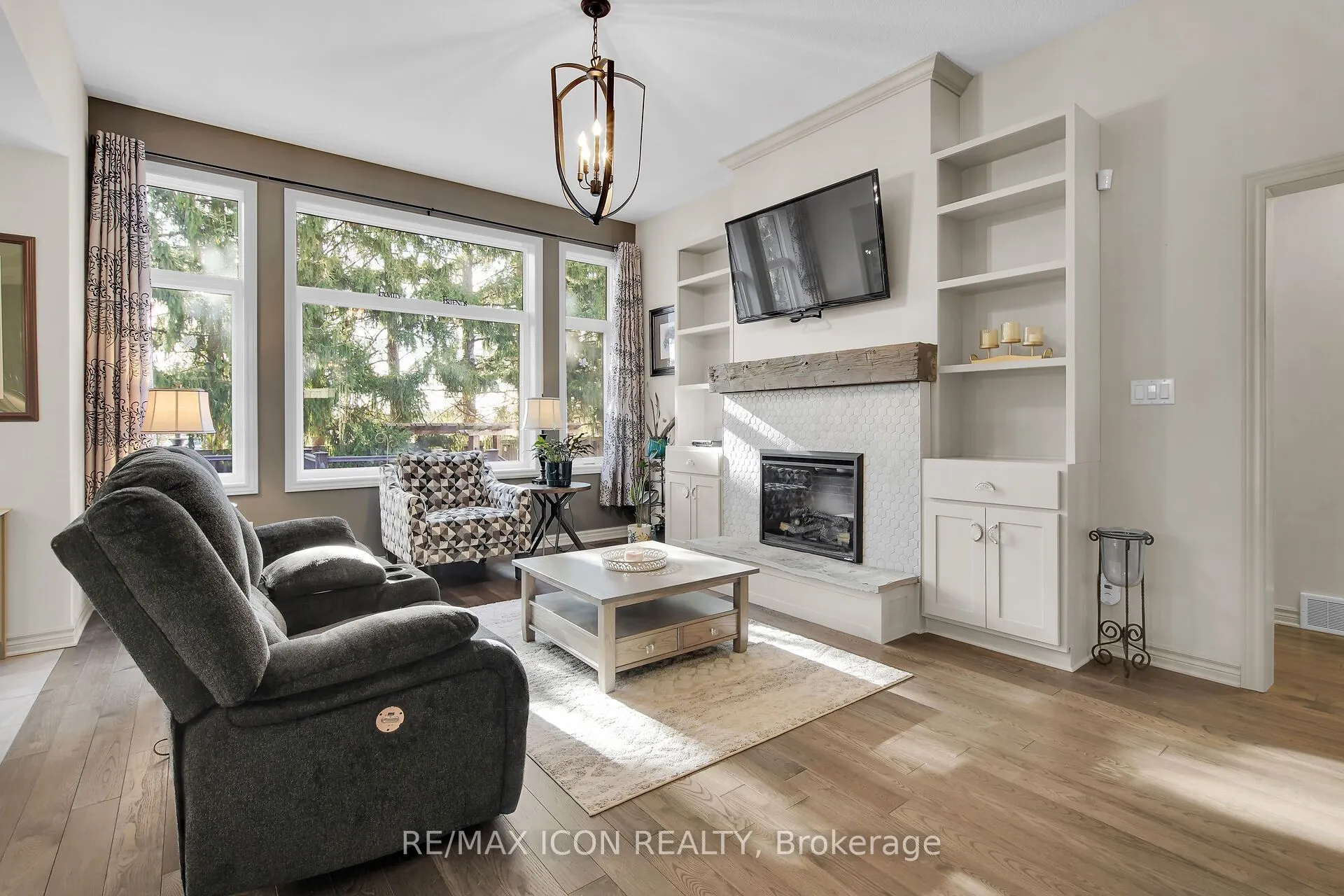 17 Tanager Place