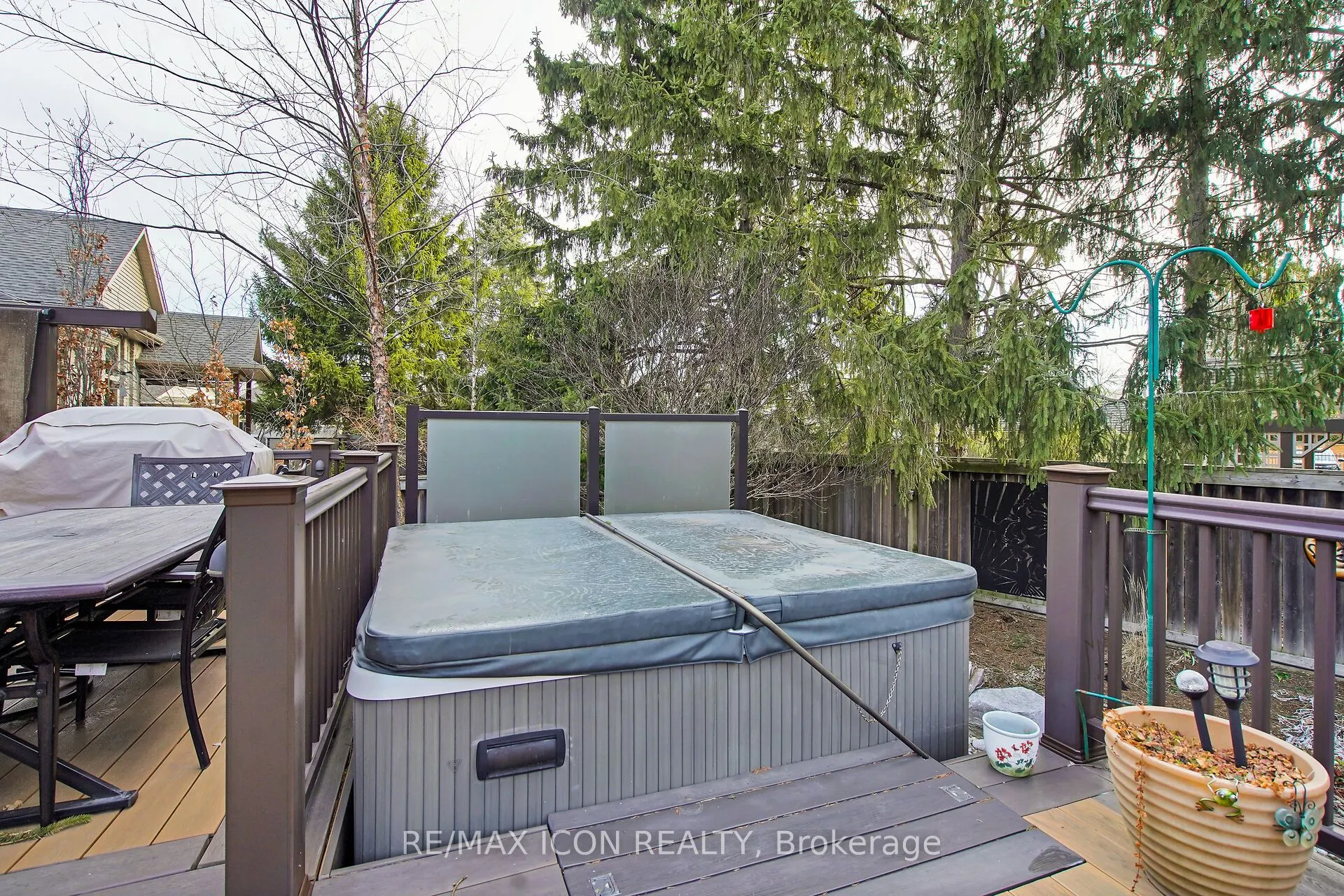 17 Tanager Place