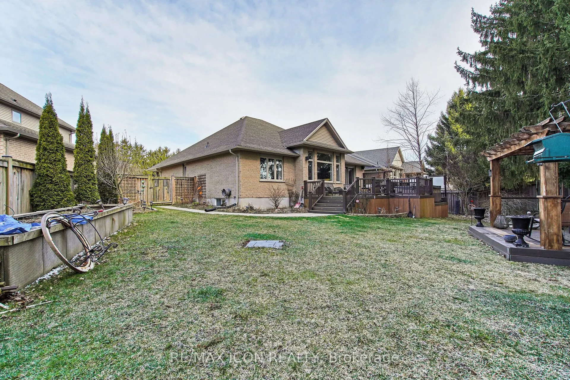 17 Tanager Place