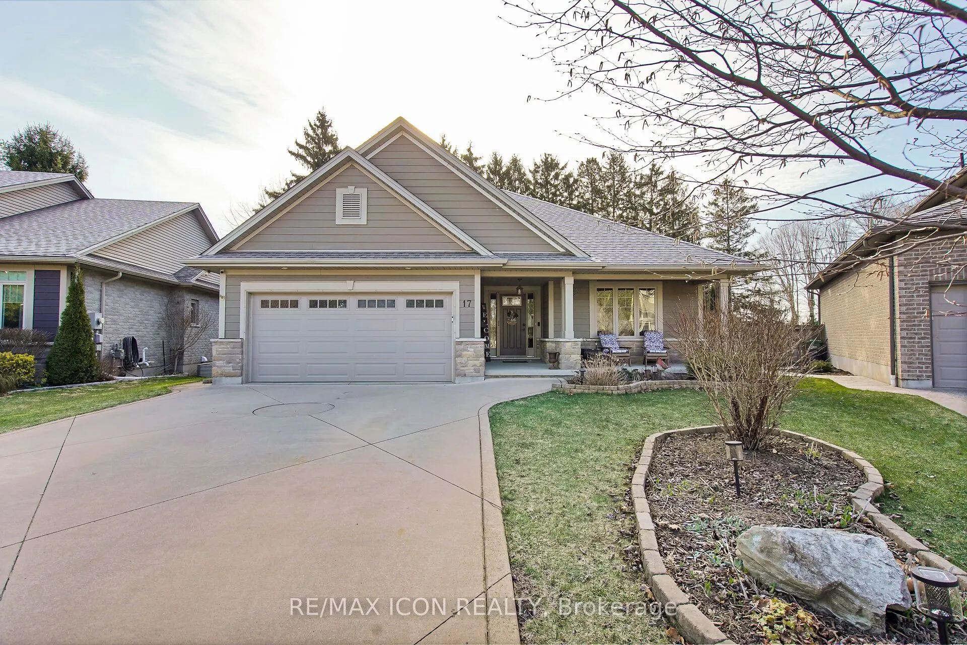 17 Tanager Place