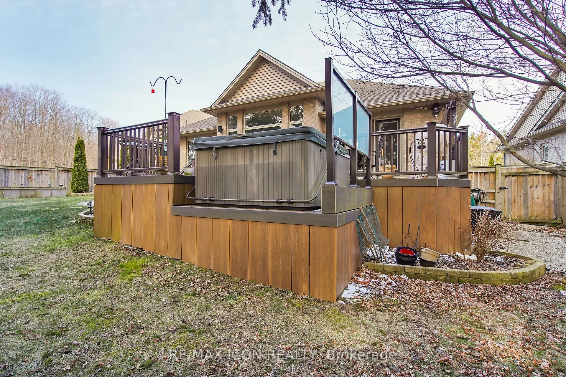 17 Tanager Place