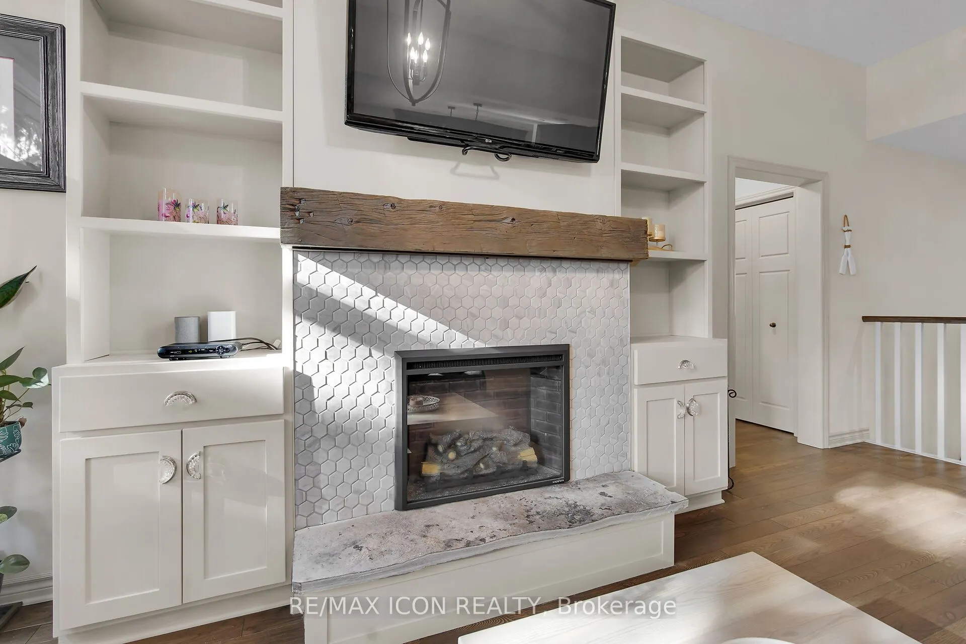 17 Tanager Place