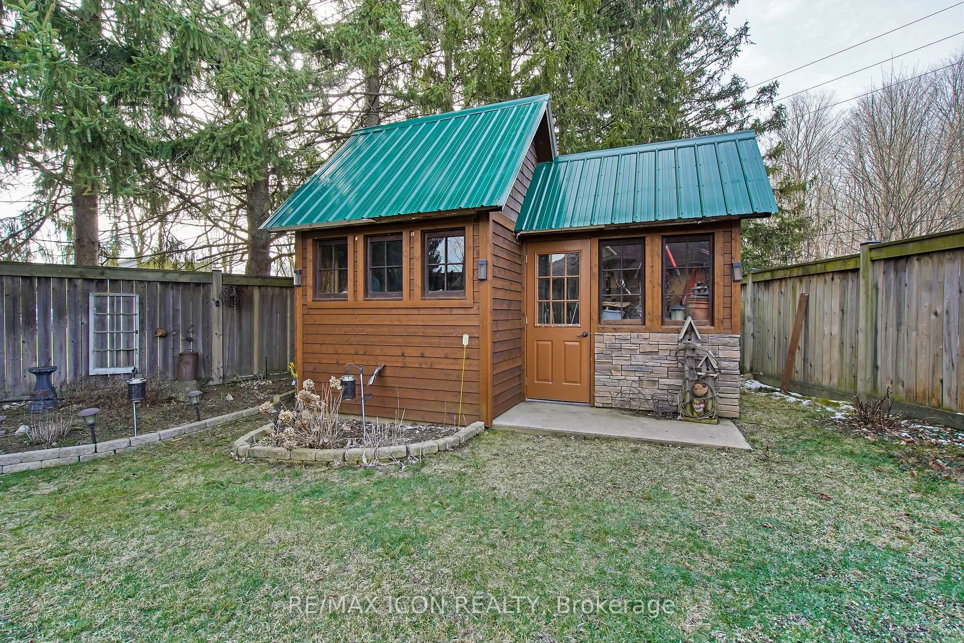 17 Tanager Place