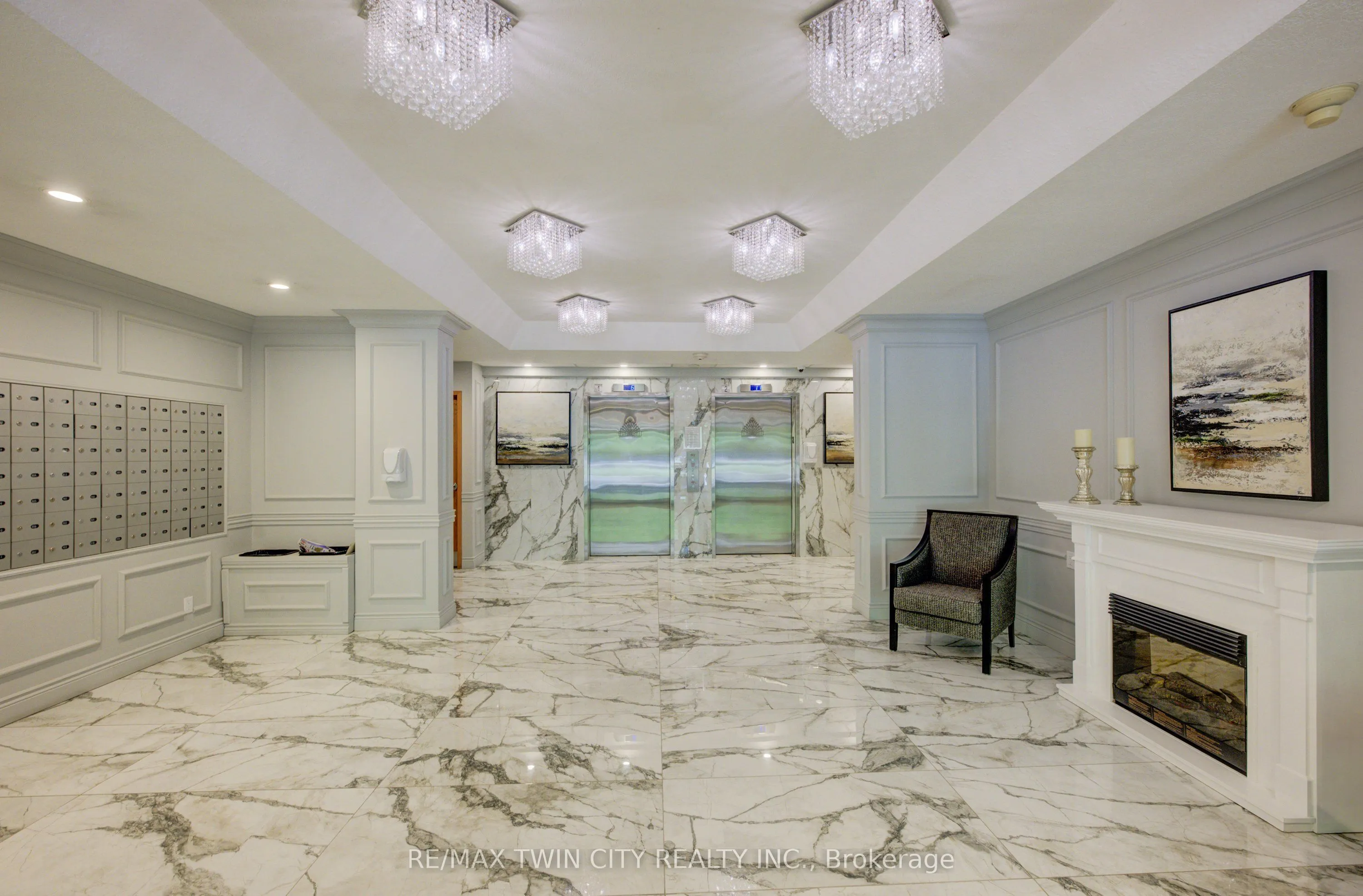 237 King Street W, #1207