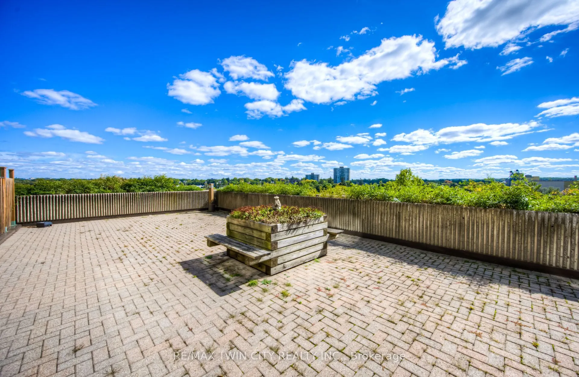 237 King Street W, #1207