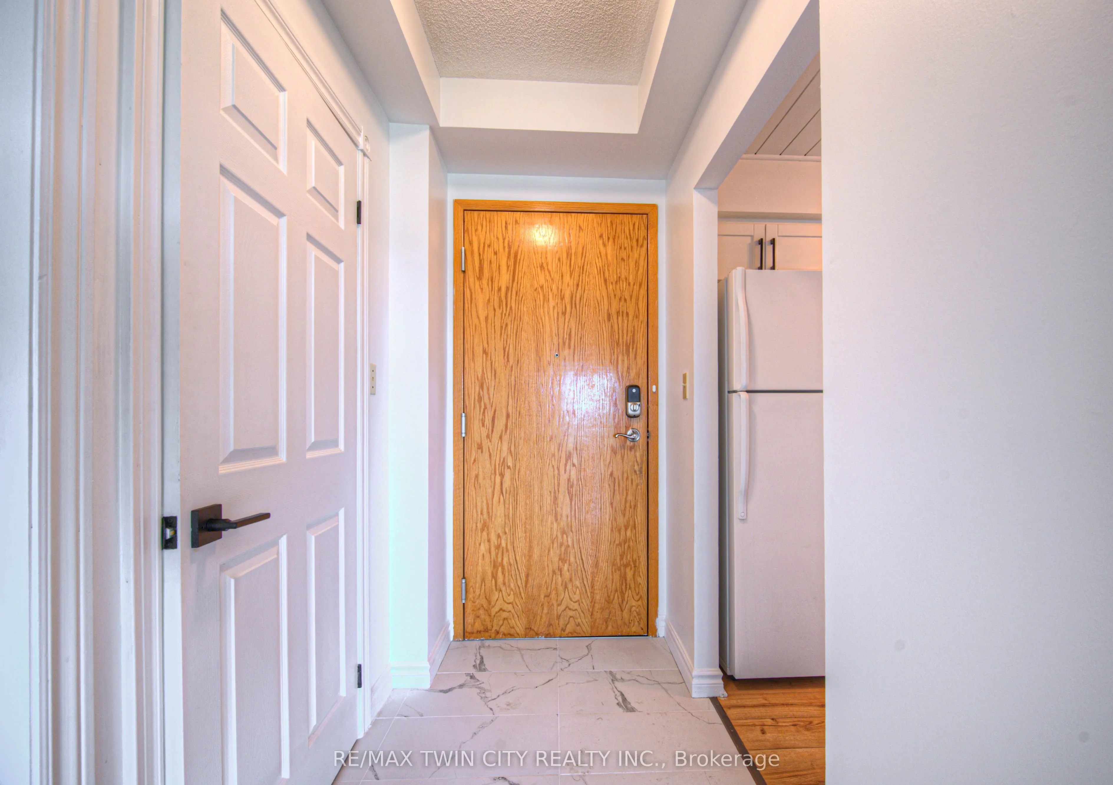 237 King Street W, #1207