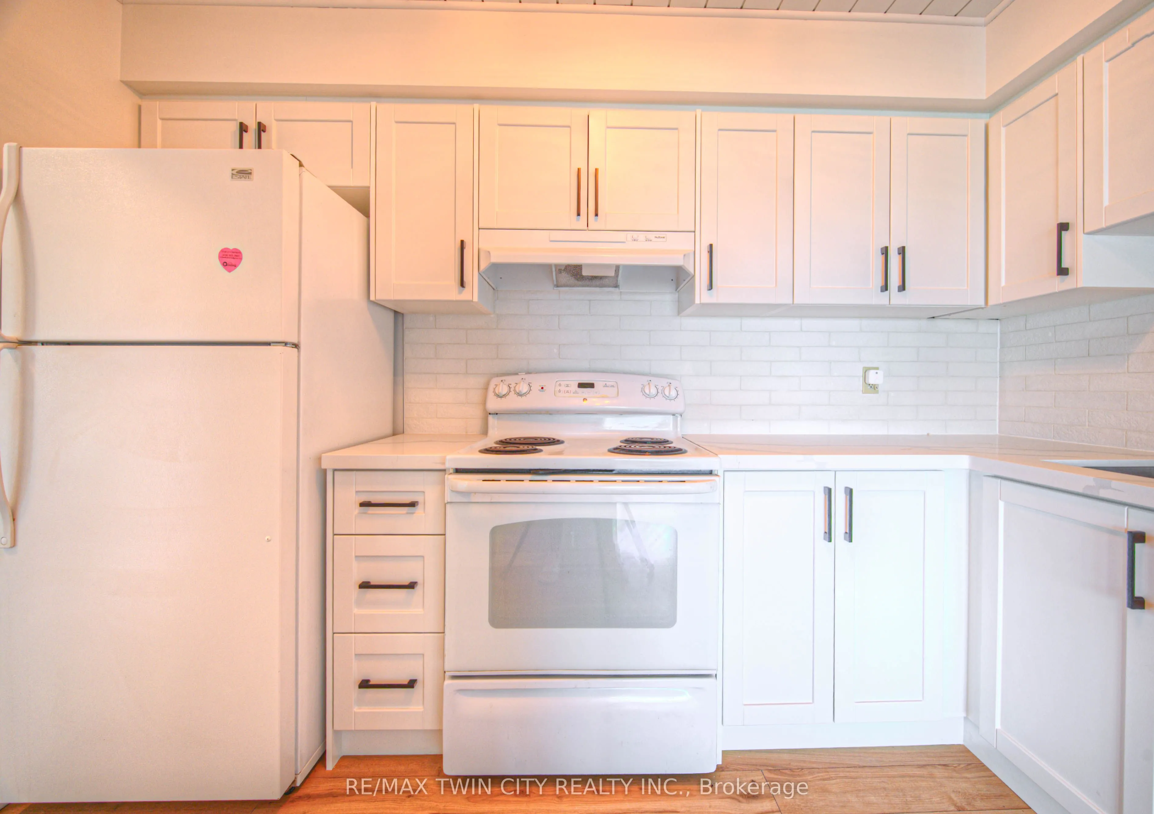 237 King Street W, #1207