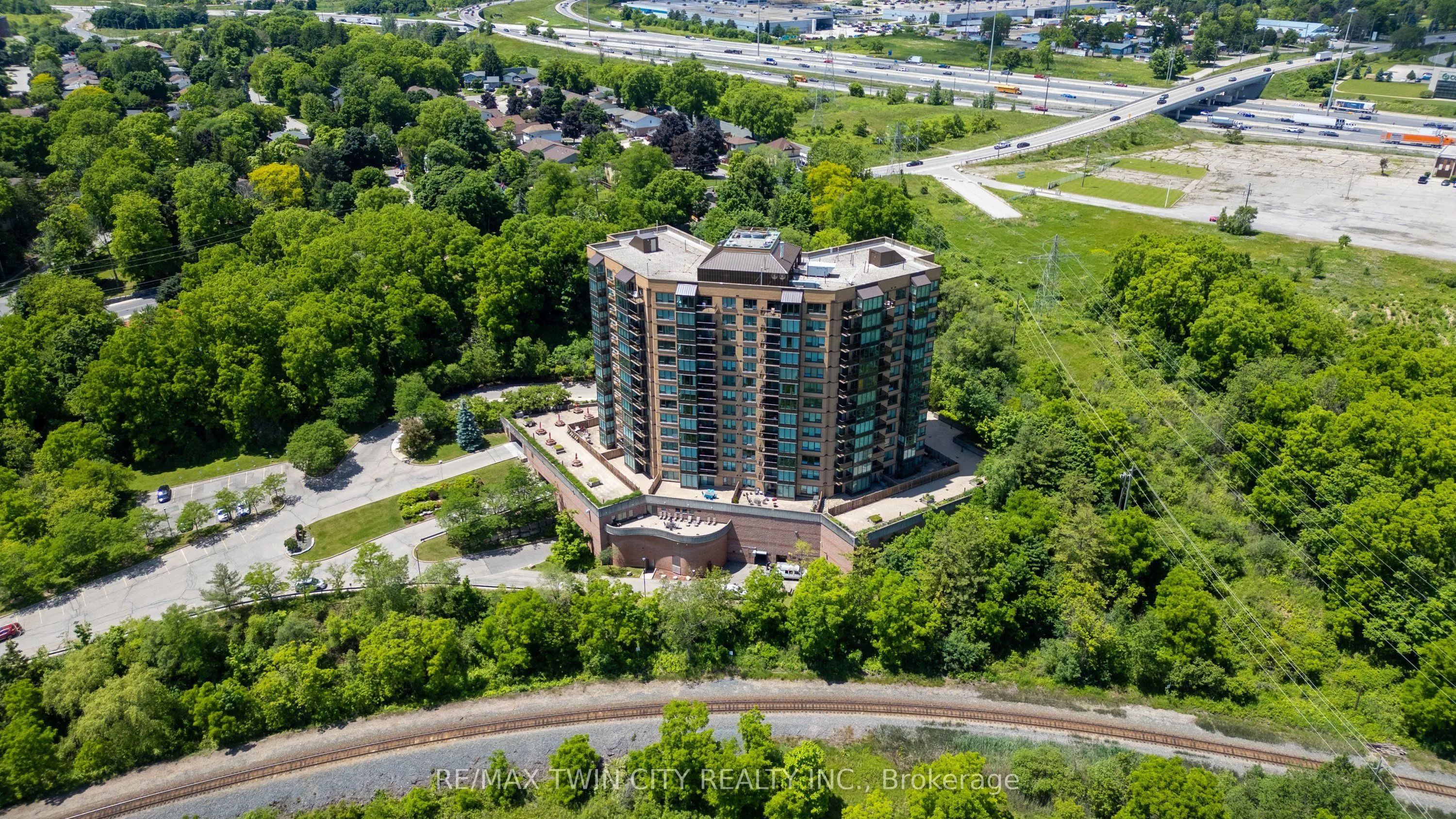 237 King Street W, #1207