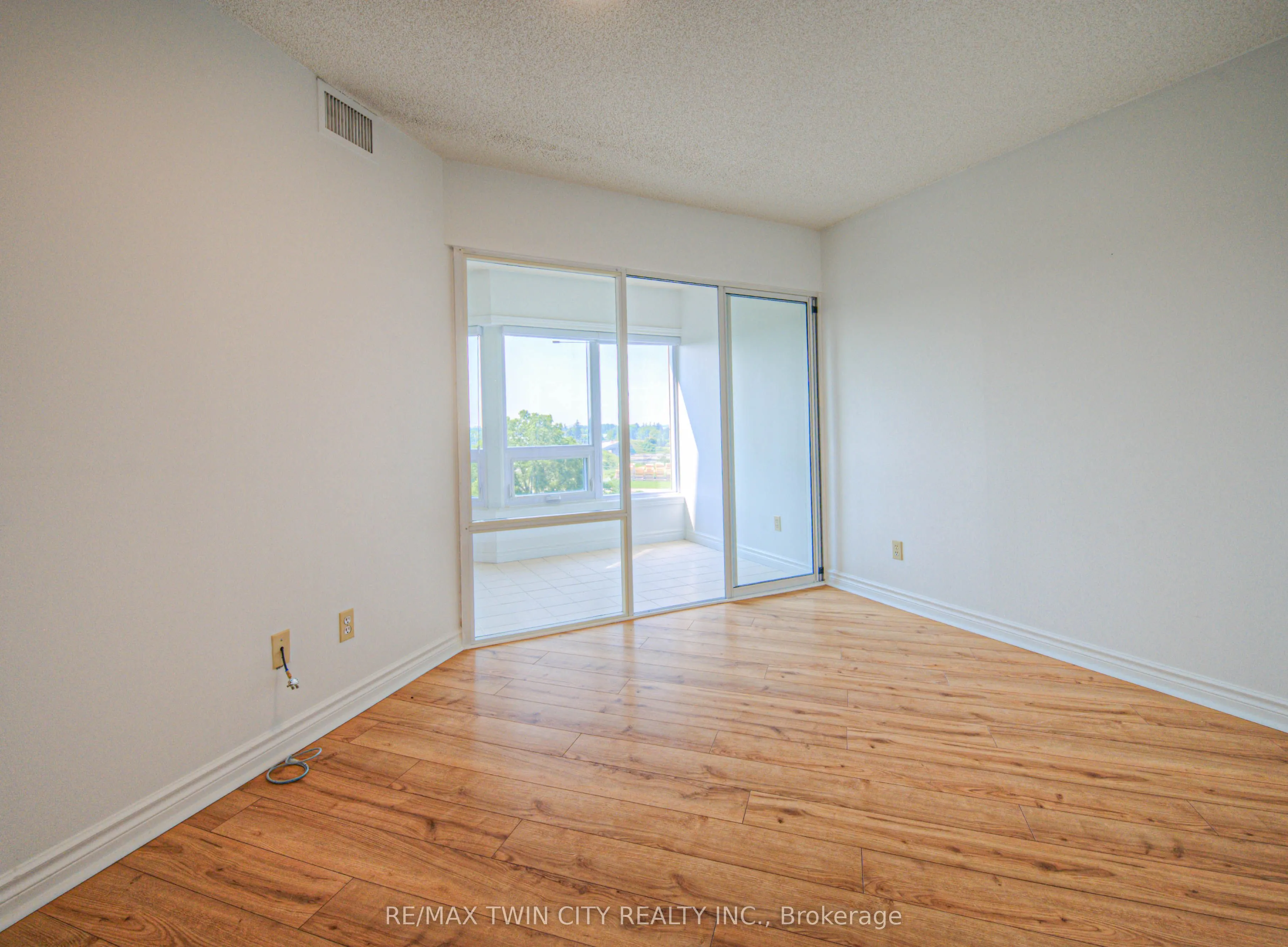 237 King Street W, #1207