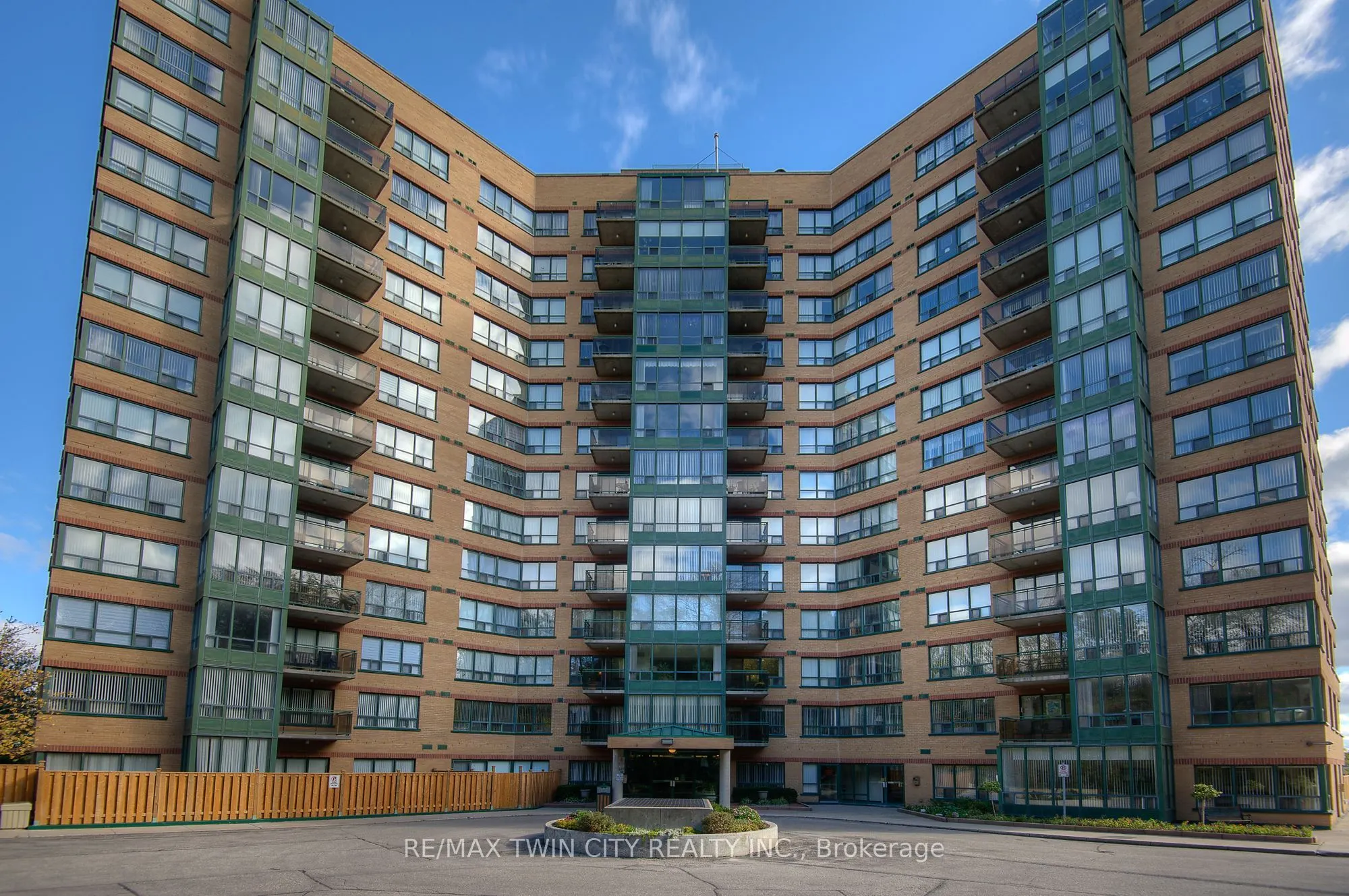237 King Street W, #1207