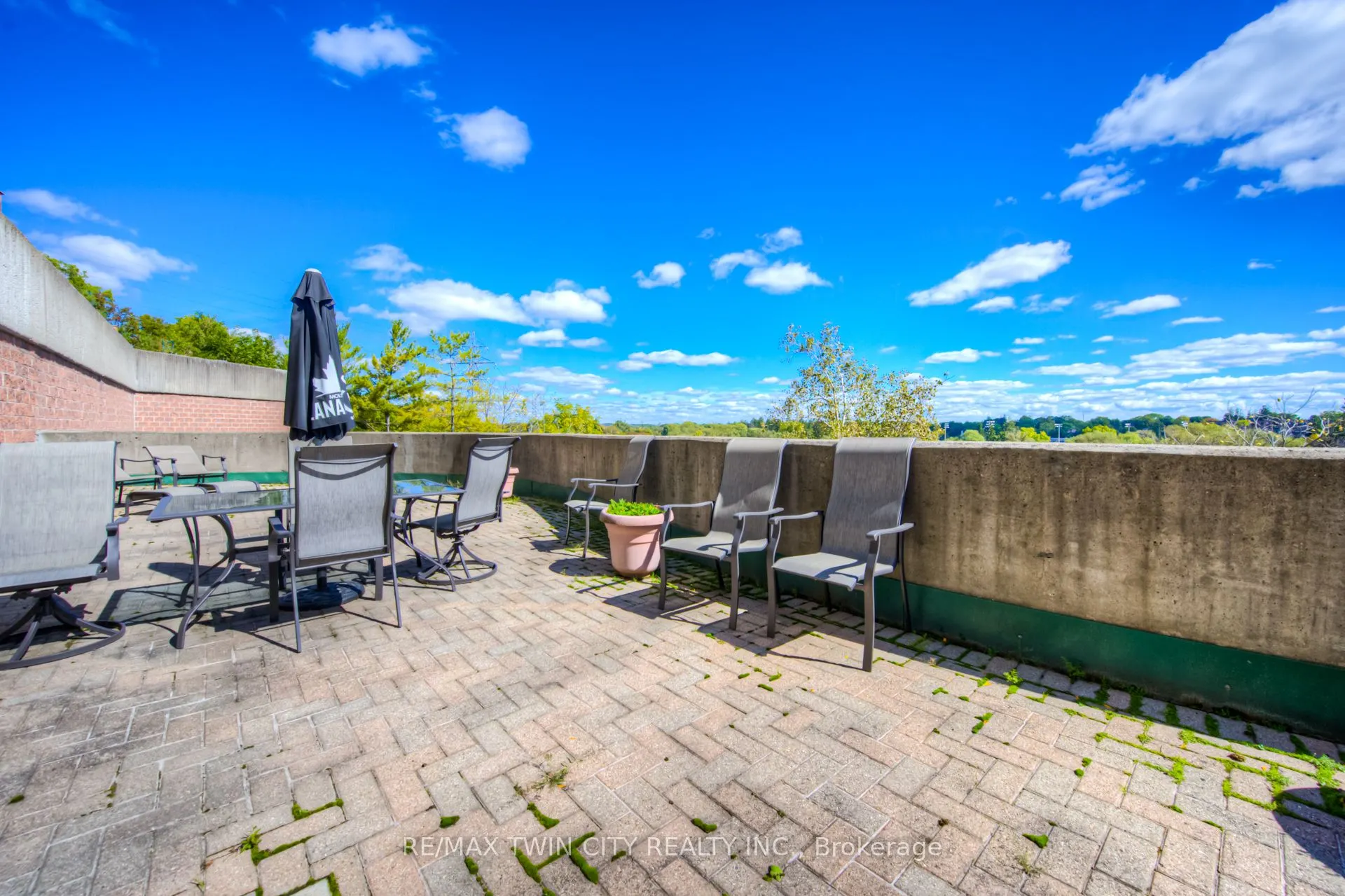 237 King Street W, #1207