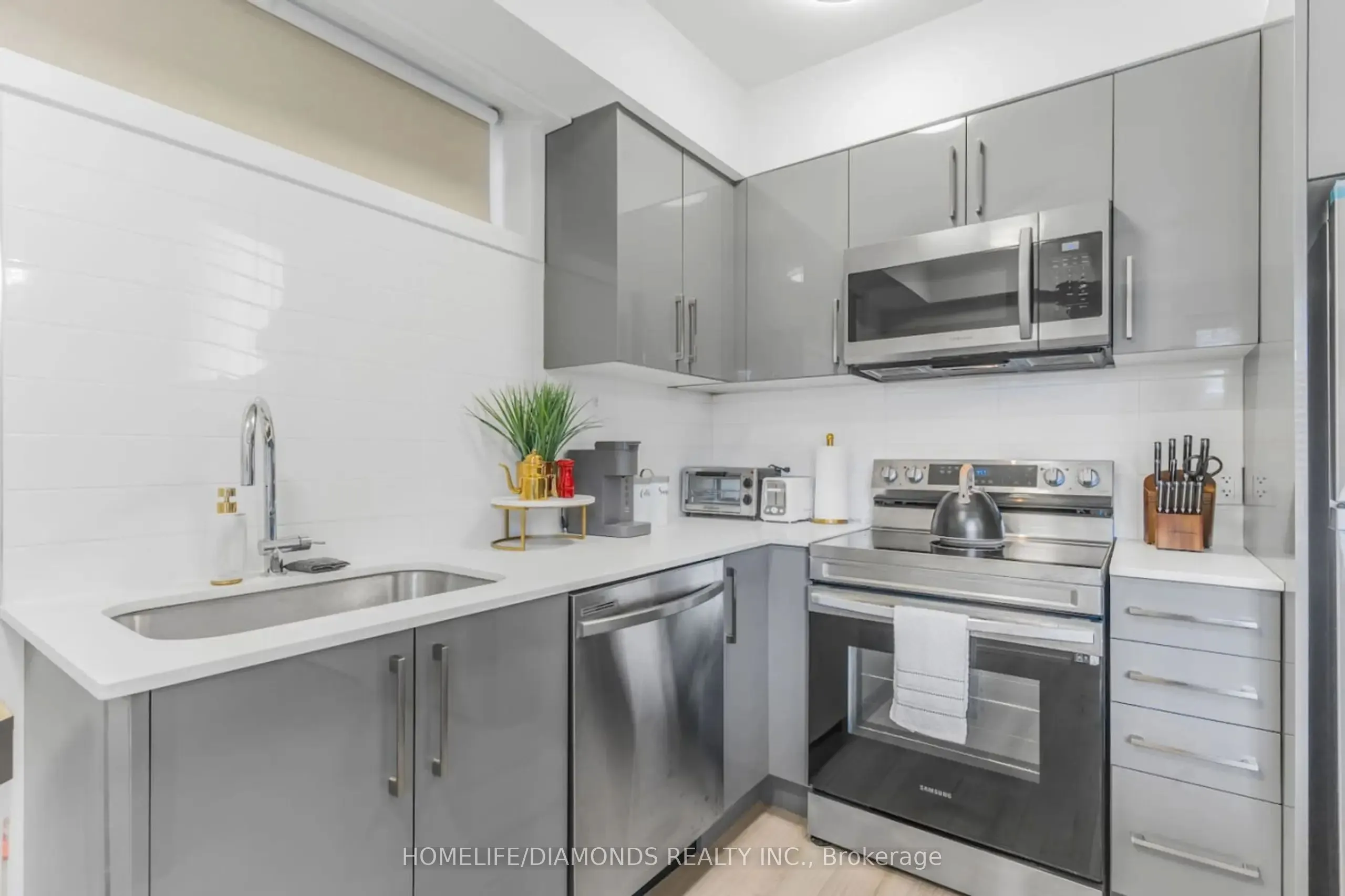 6065 MCLEOD Road, #101