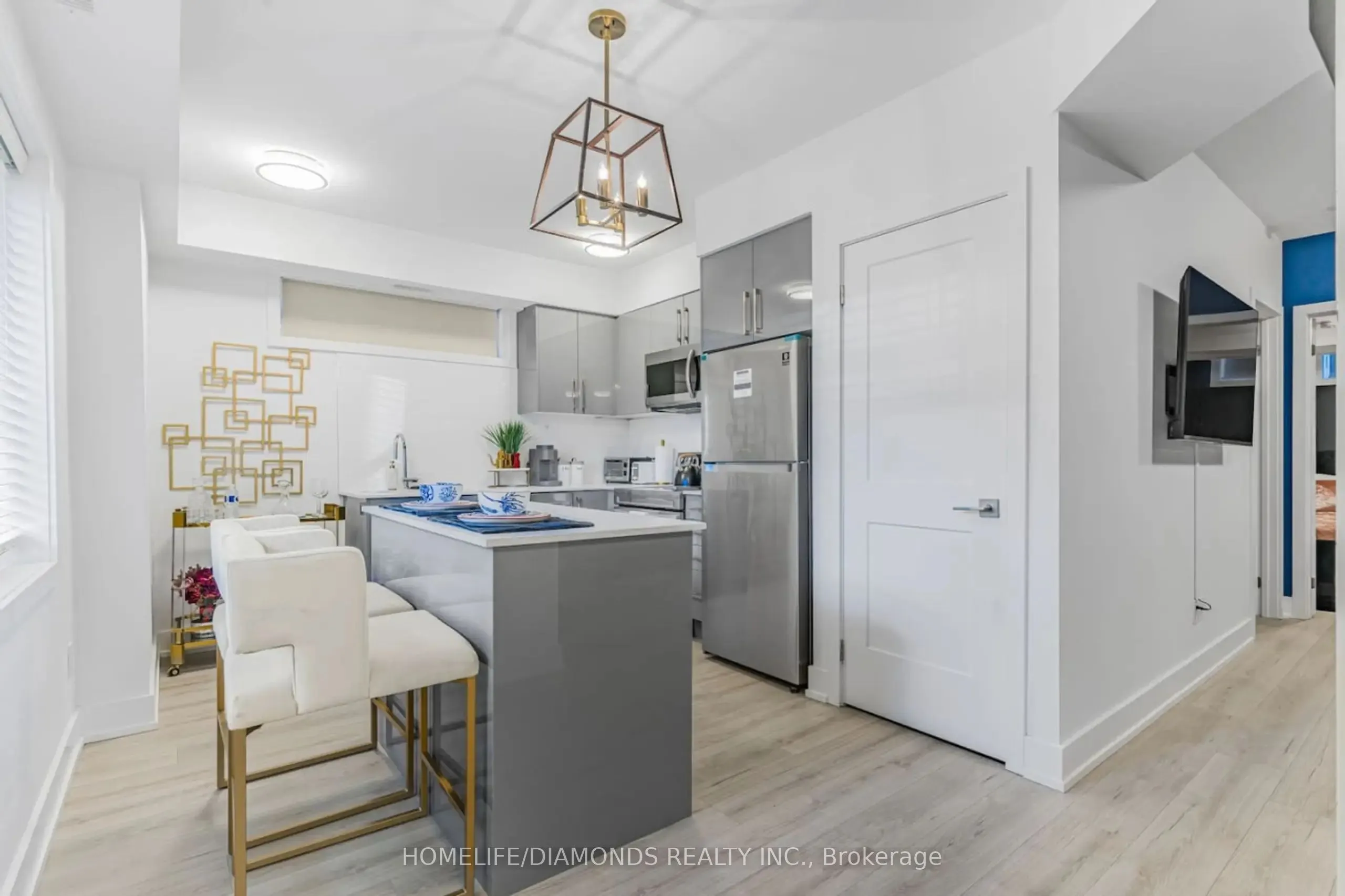 6065 MCLEOD Road, #101