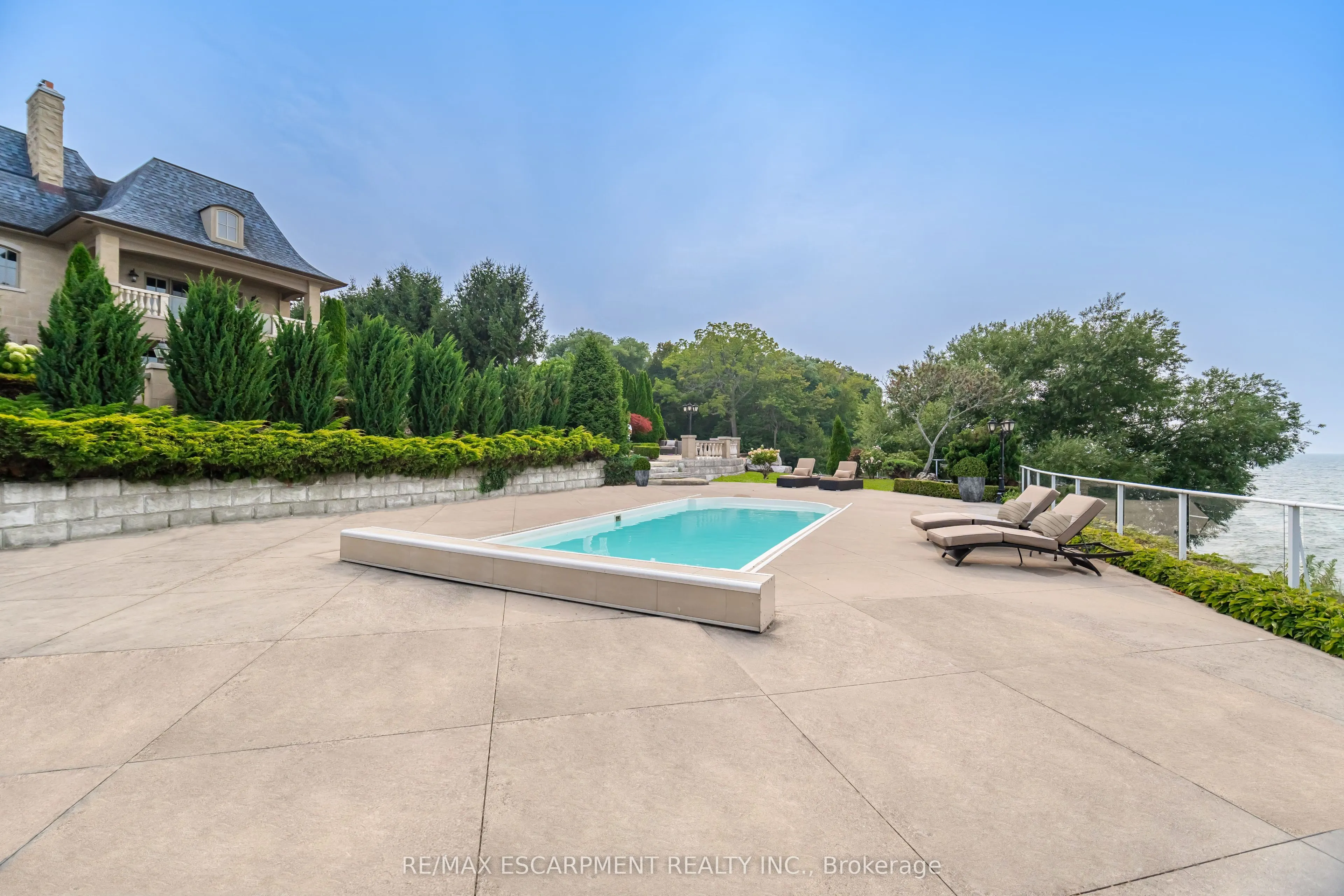 5545 Blezard Drive