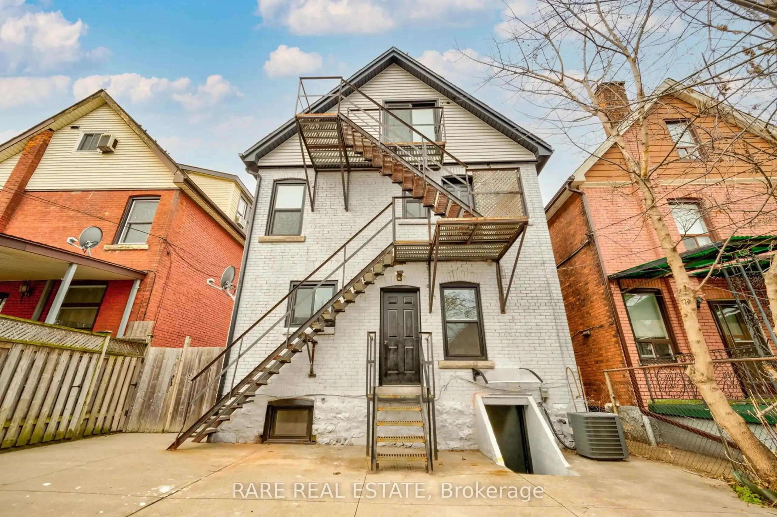 26 Fairleigh Avenue N