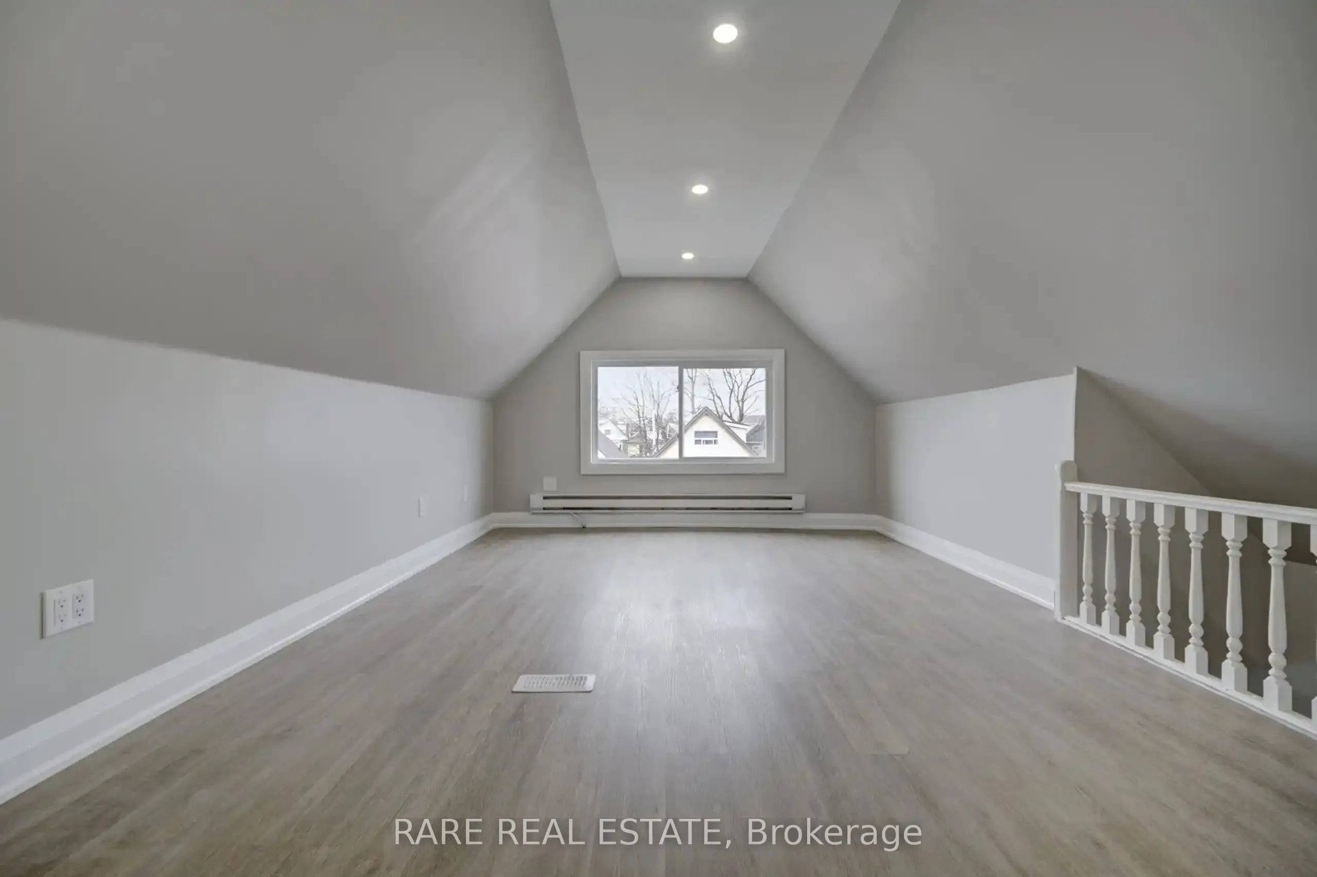 26 Fairleigh Avenue N