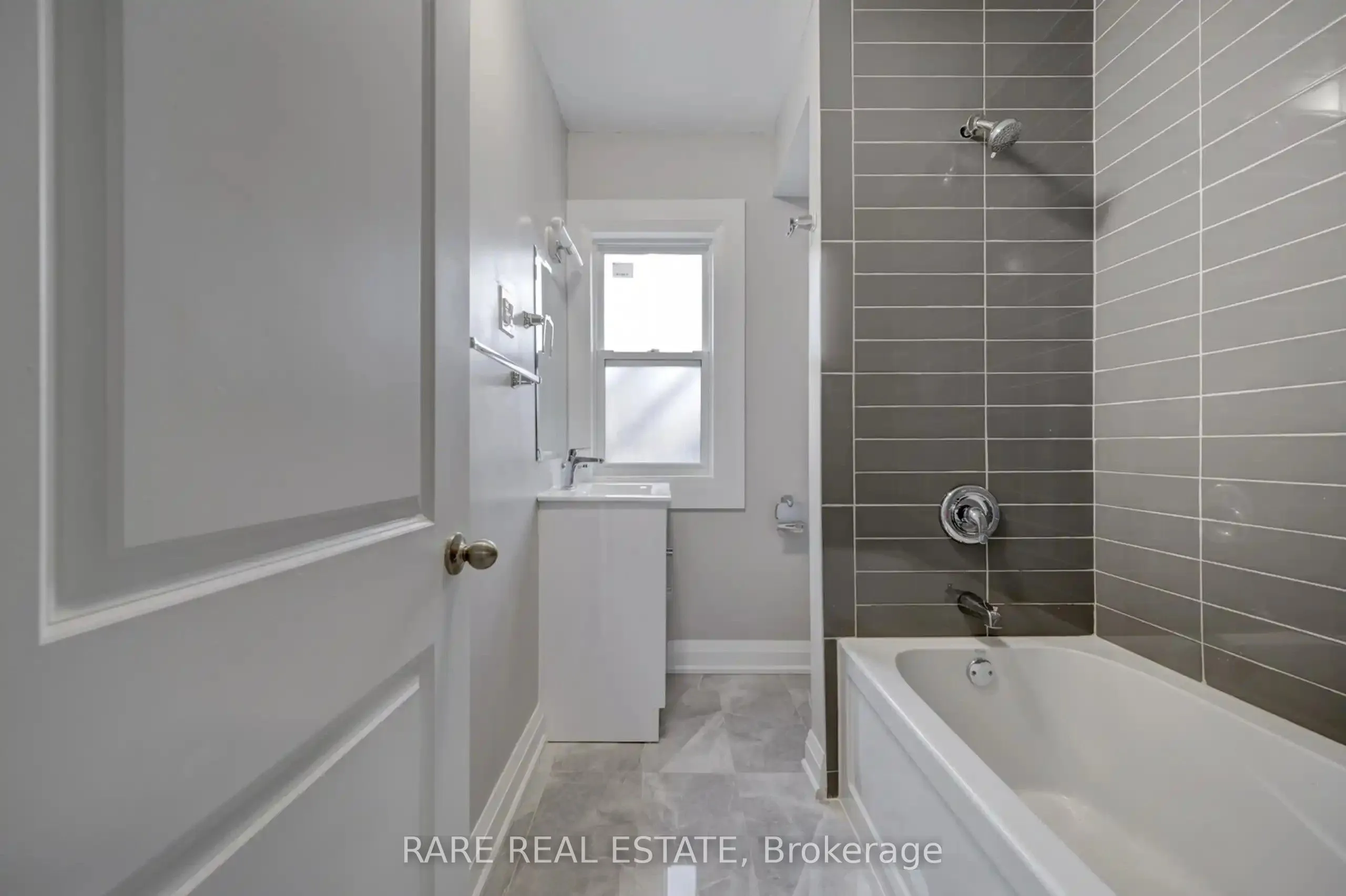 26 Fairleigh Avenue N