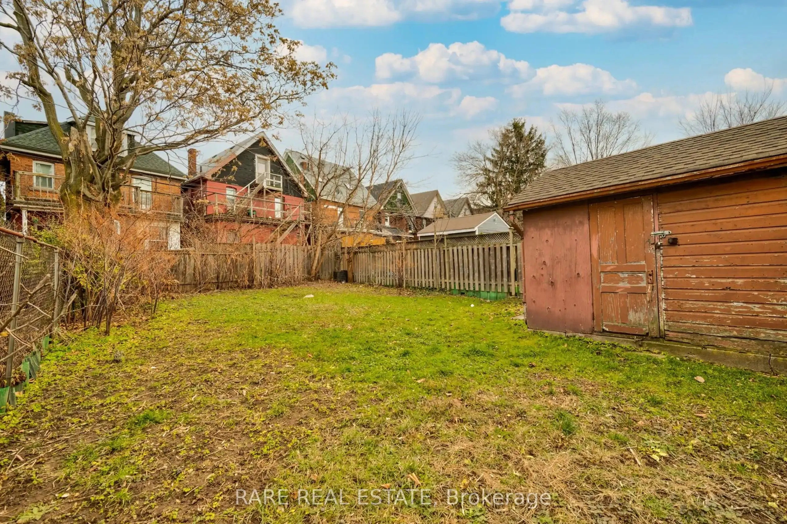 26 Fairleigh Avenue N