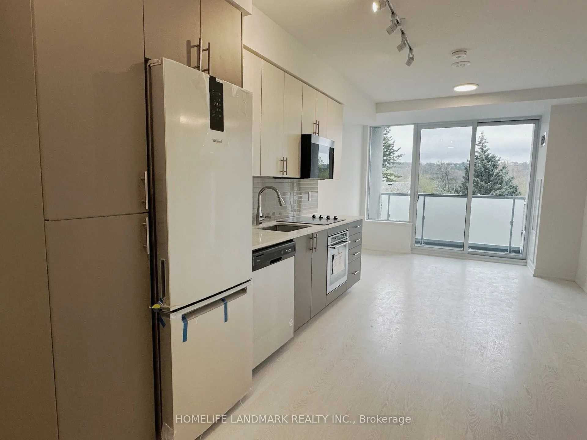 415 Main Street W #307