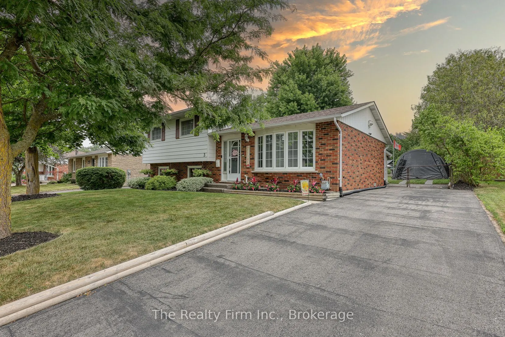 3 Greenwood Road