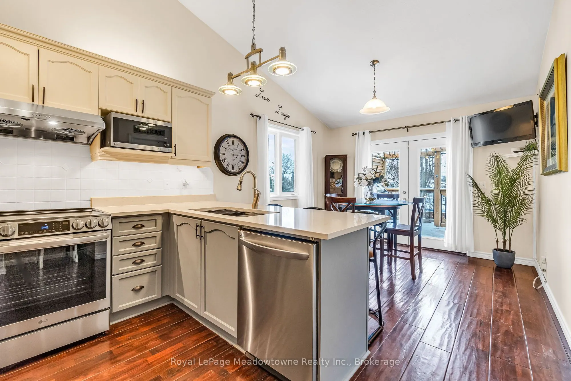 14 Atto Drive