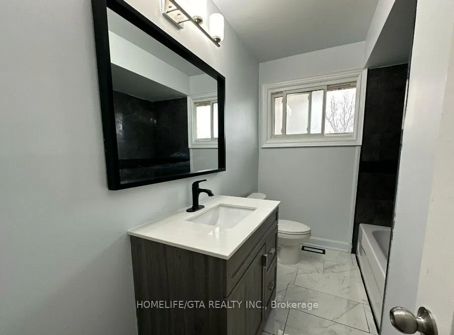 20 Highland Road W
