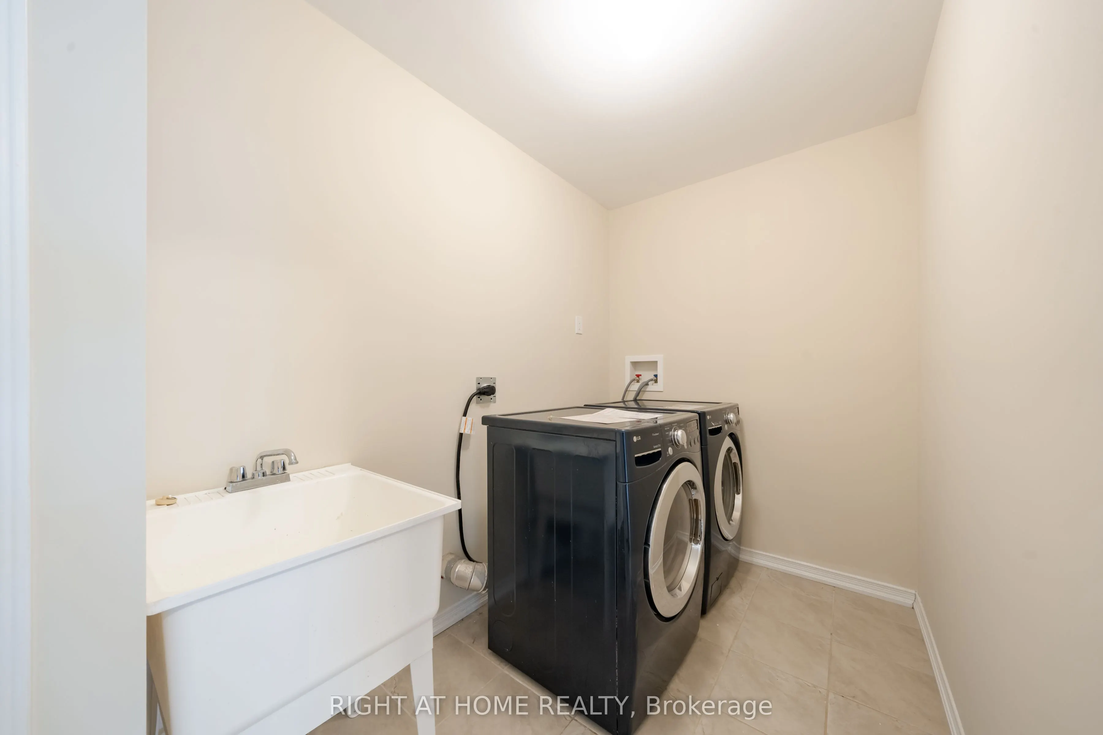 148 Whitwell Way