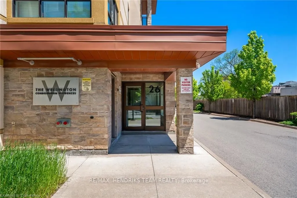 26 Wellington Street, #102