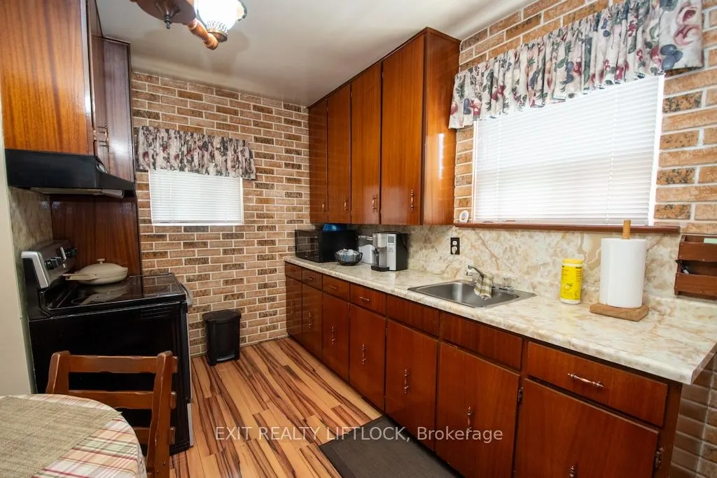 2537 Bensfort Road