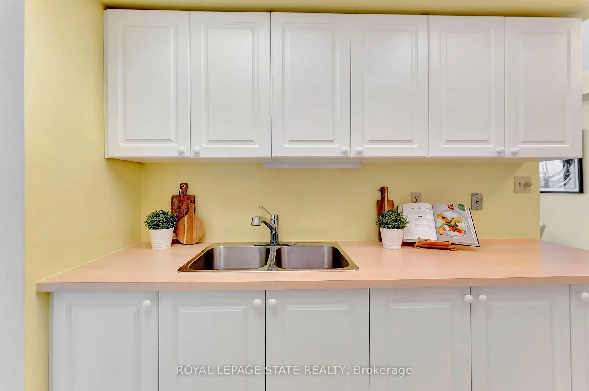 120 Duke Street, #1401