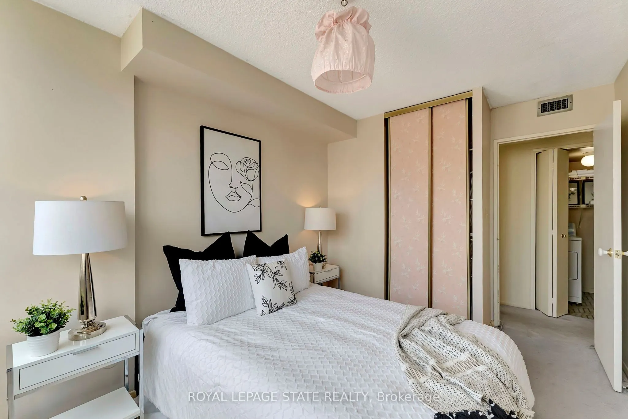120 Duke Street, #1401