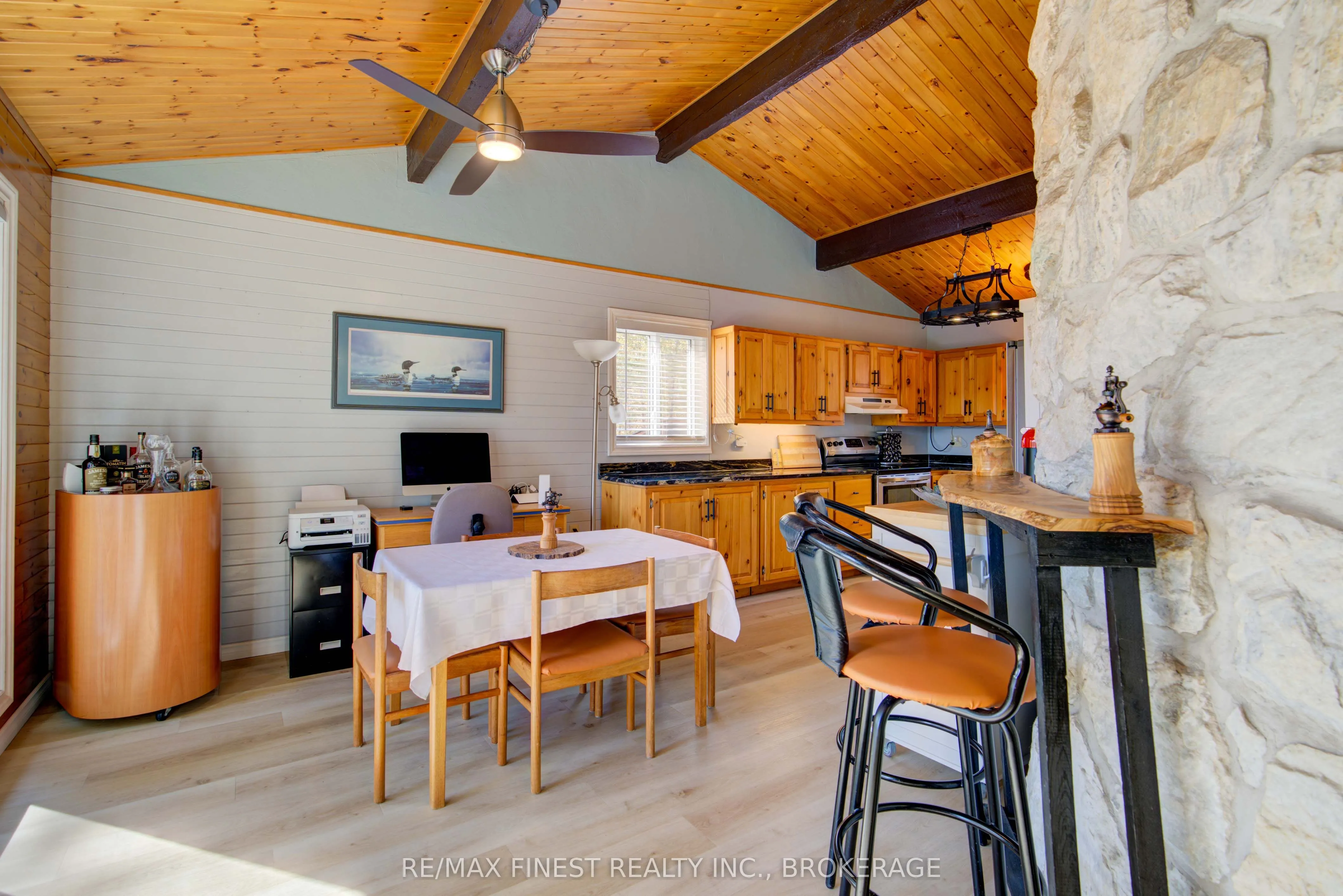 1126 Fisherman Cove