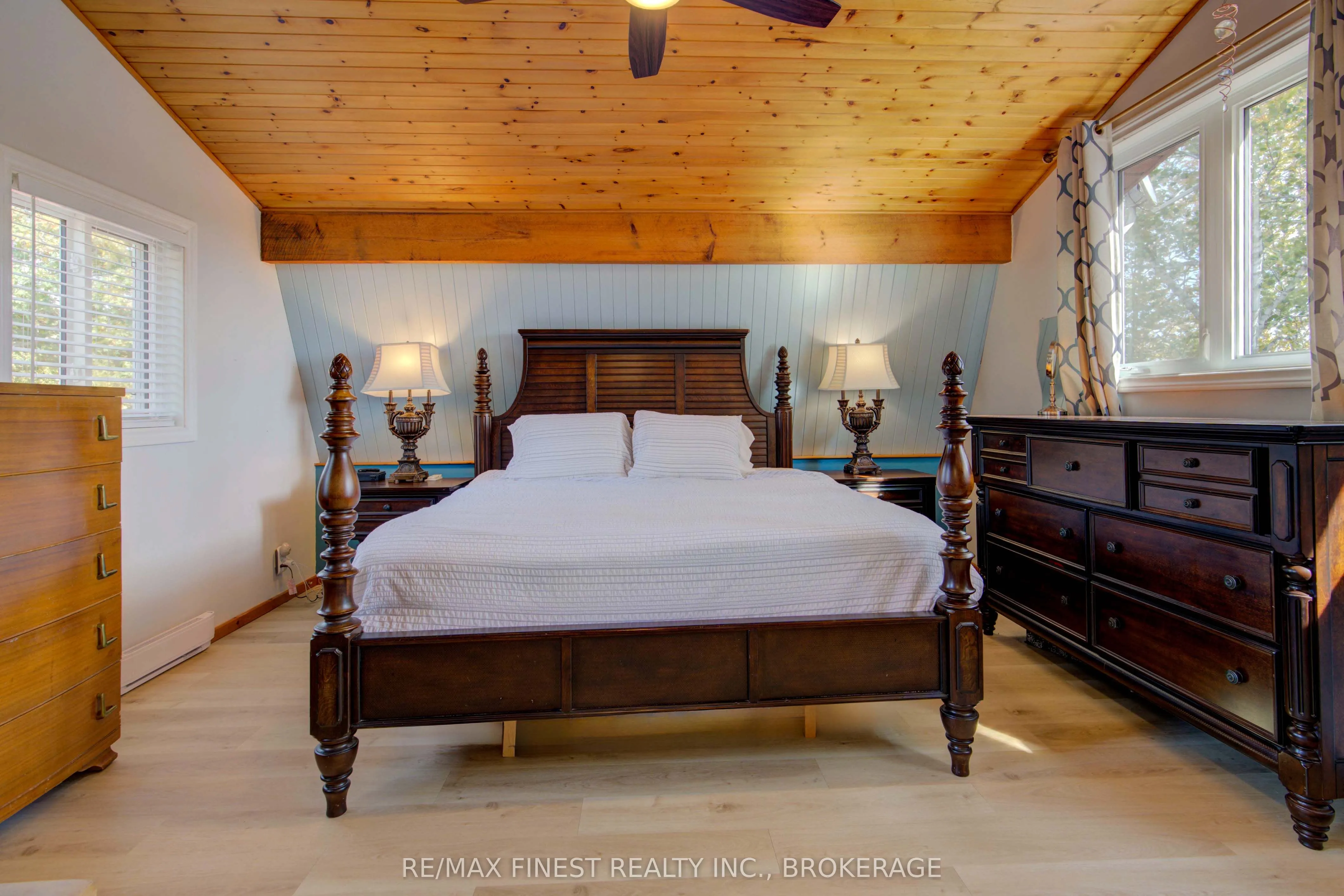 1126 Fisherman Cove