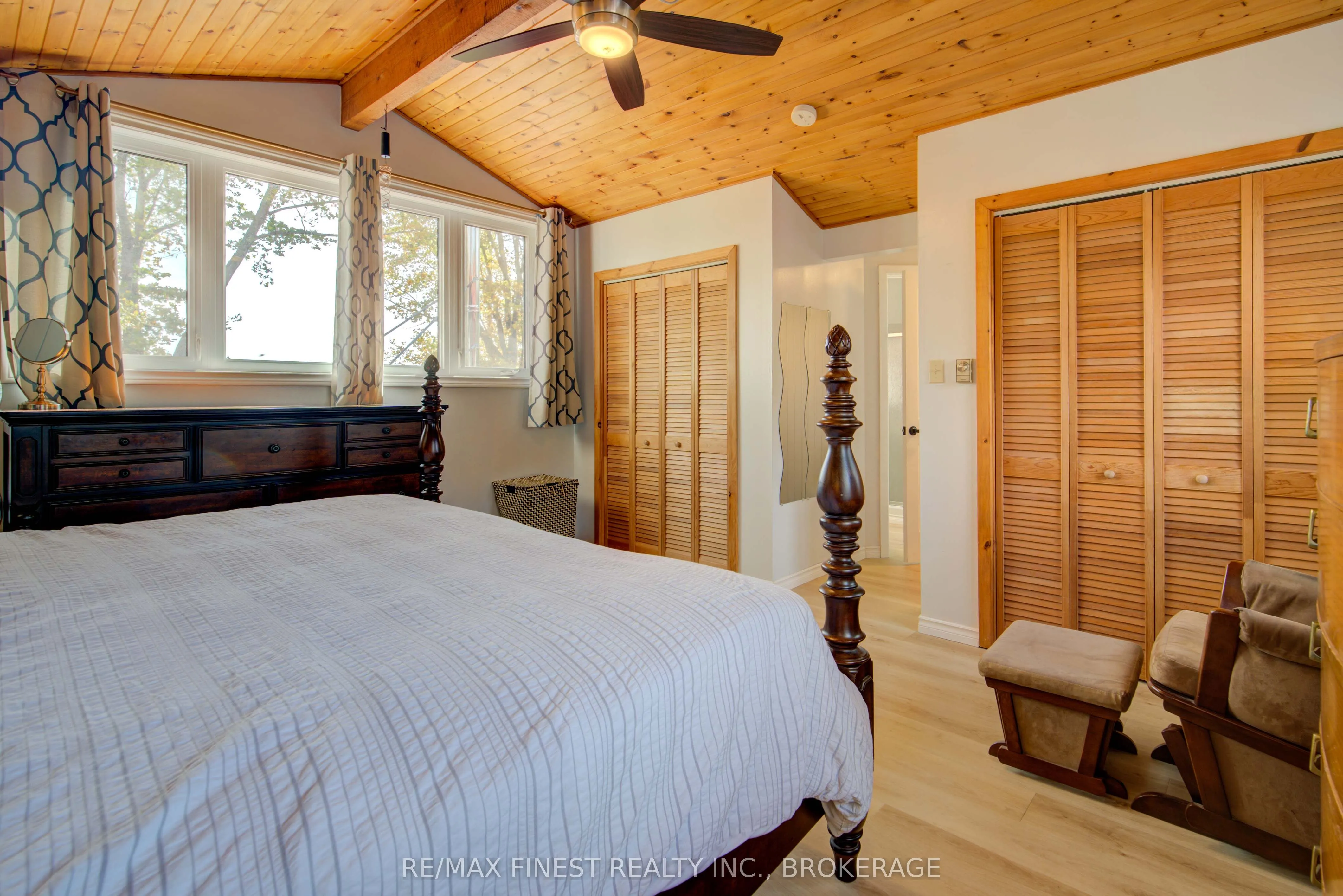 1126 Fisherman Cove