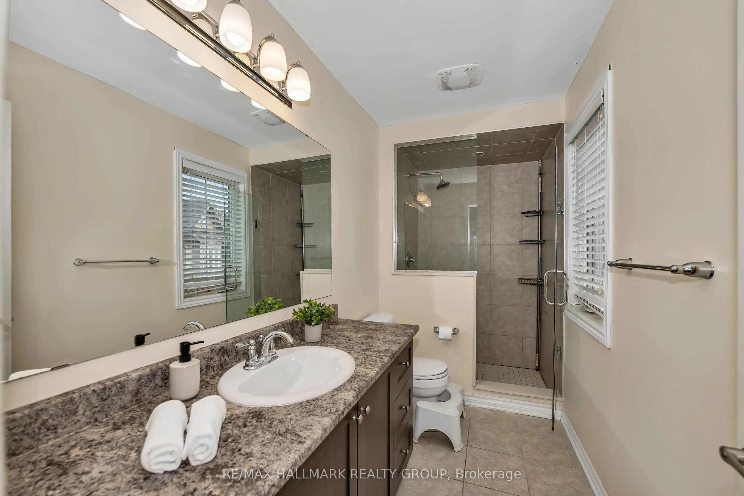 334 ASTELIA Crescent