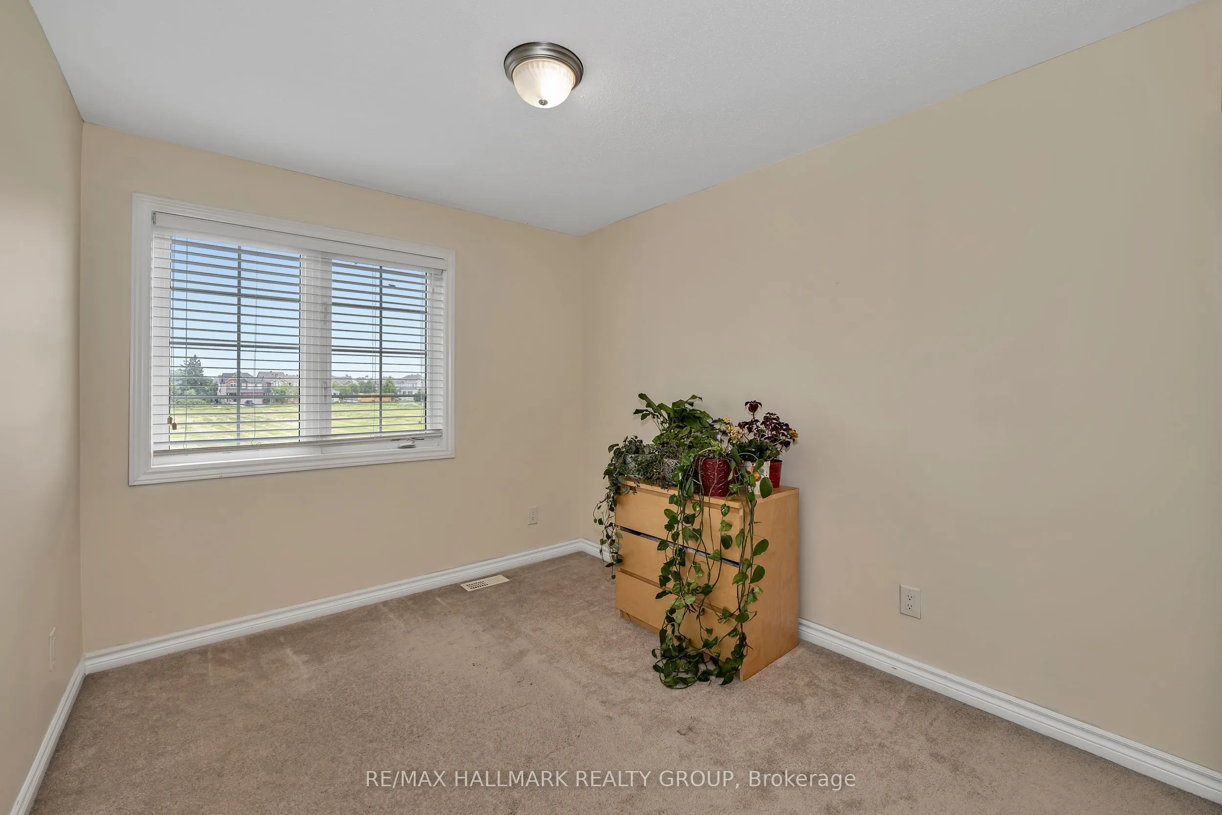 334 ASTELIA Crescent