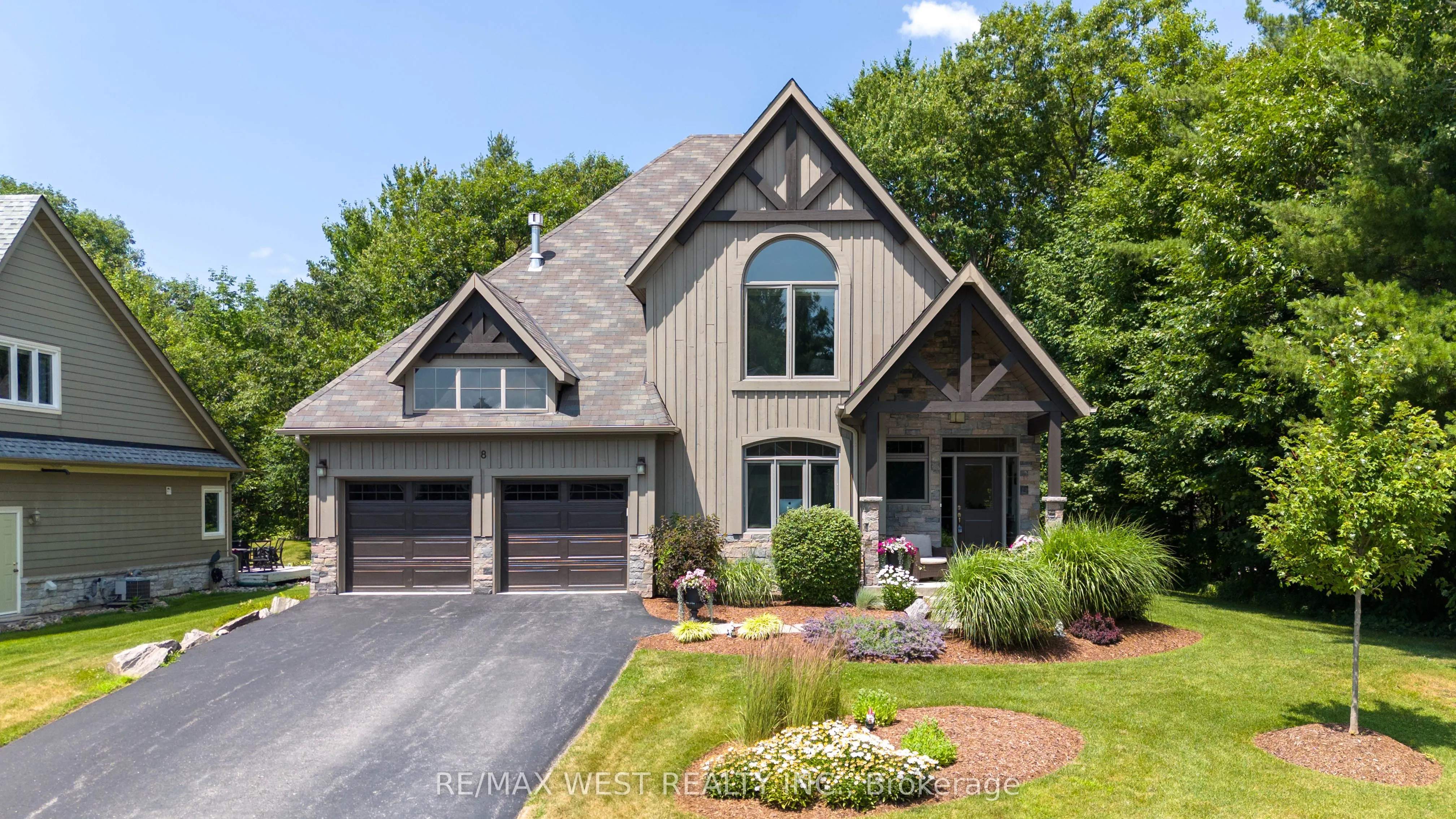 8 Westwind Court