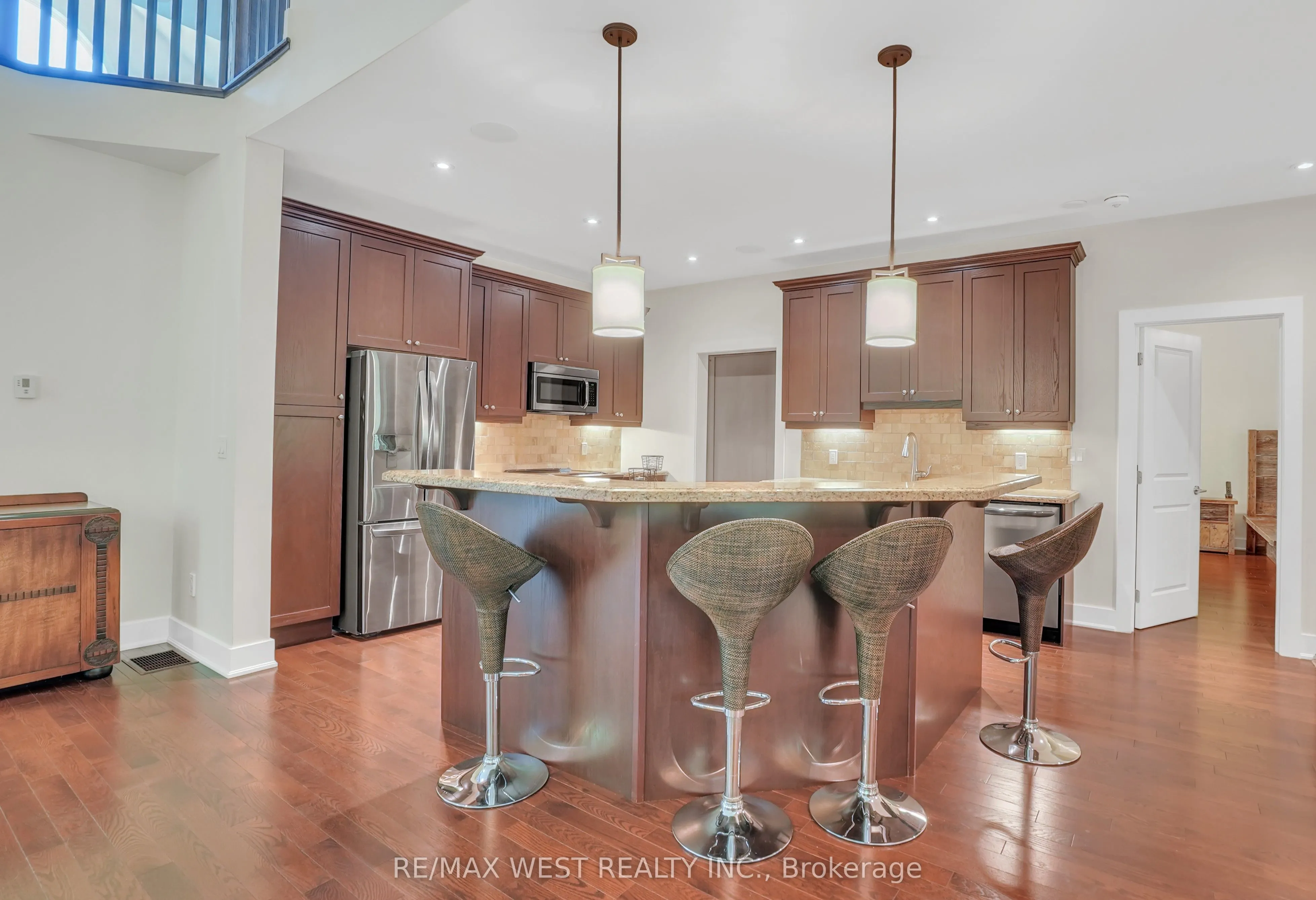 8 Westwind Court