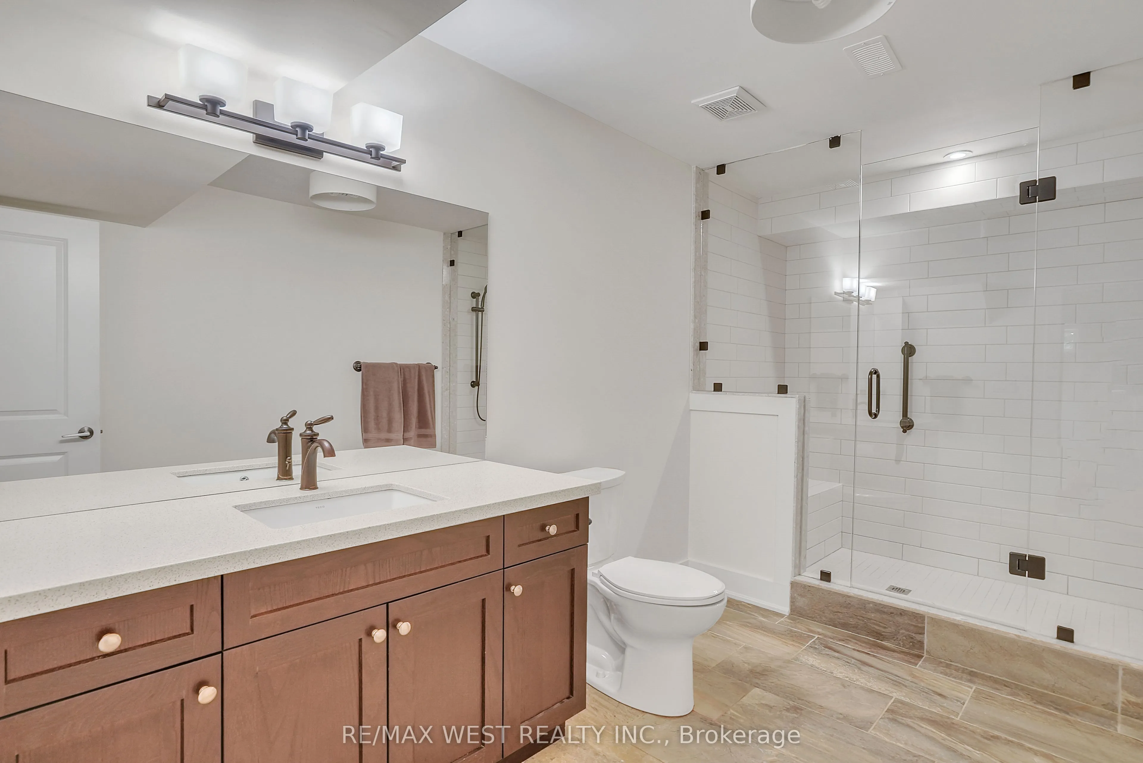 8 Westwind Court