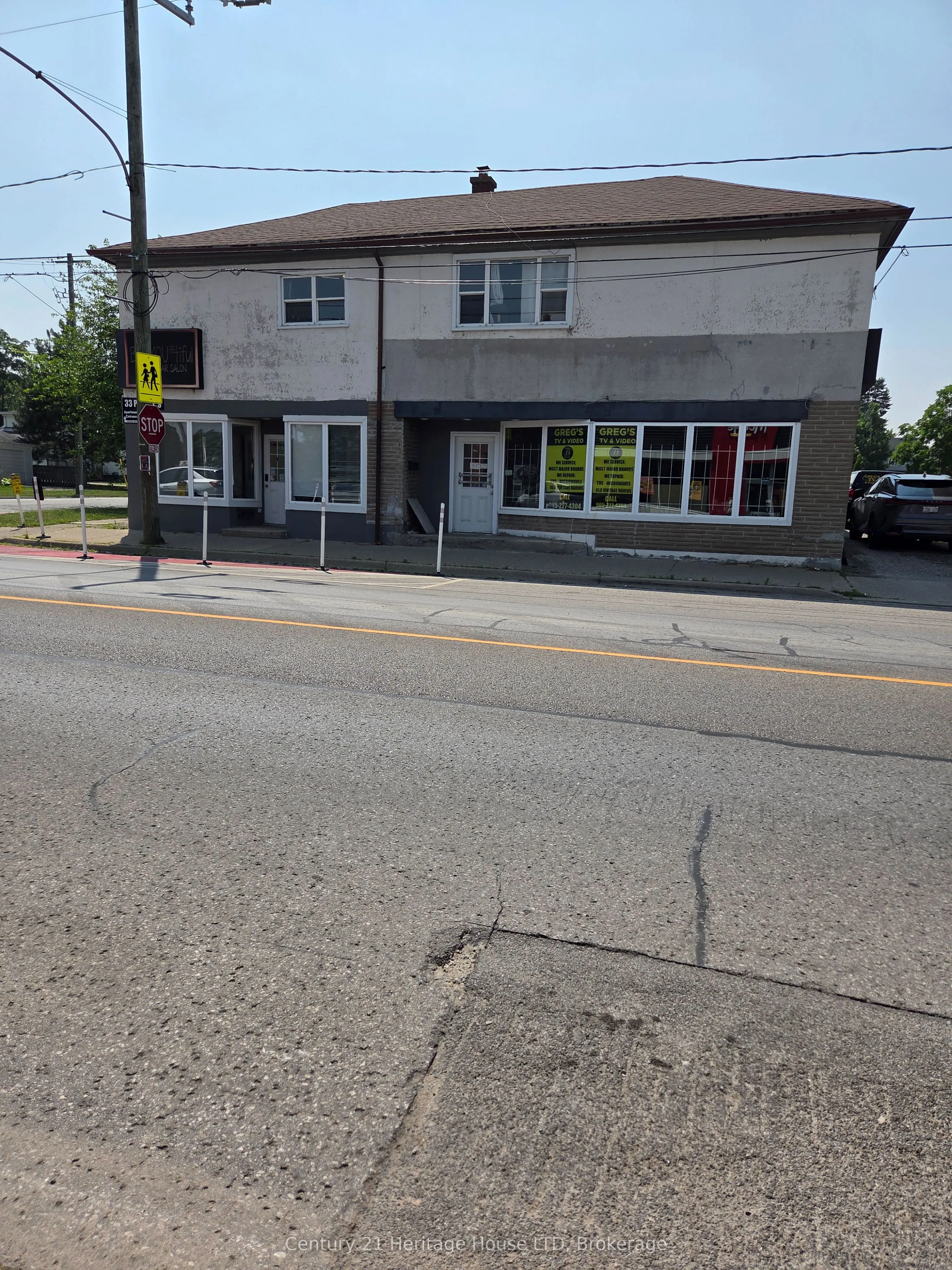 33 Pine Street S