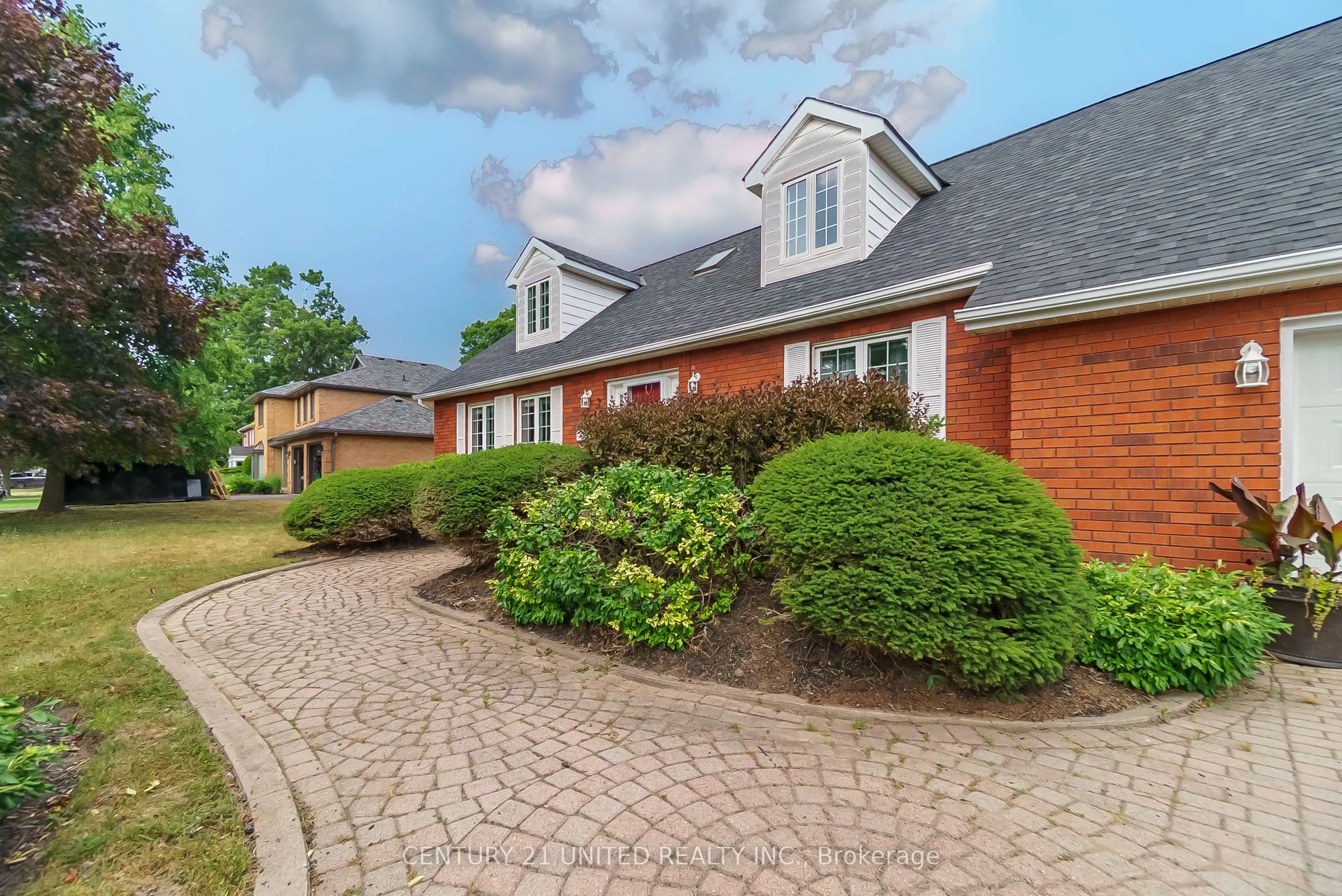 1656 Champlain Drive