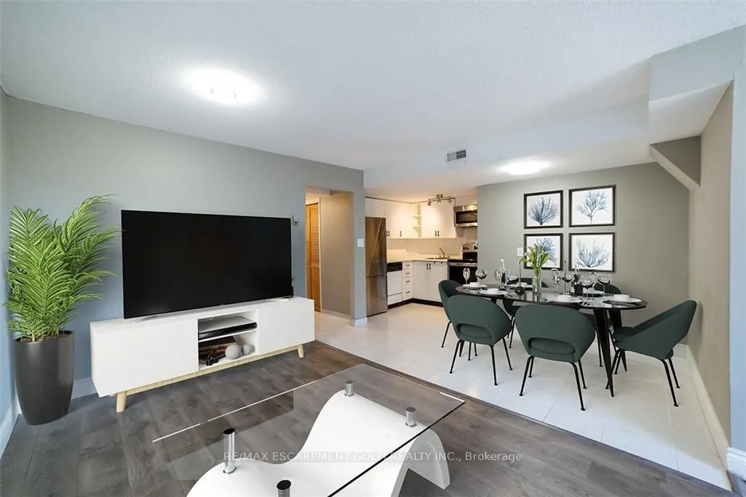 400 York Boulevard, #302
