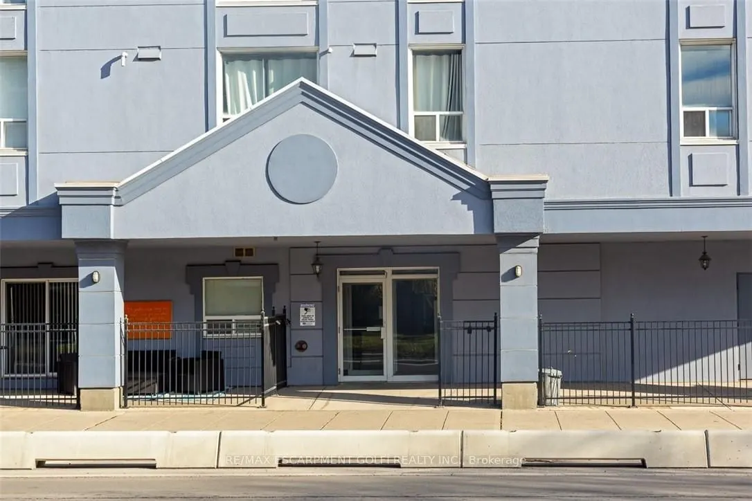 400 York Boulevard, #302