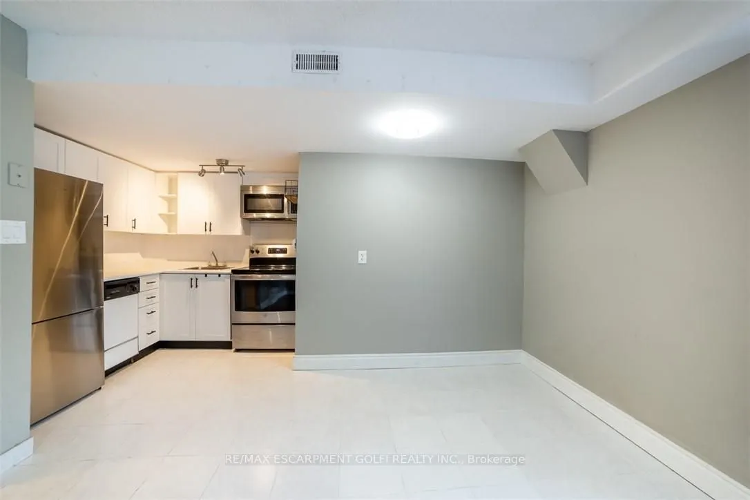 400 York Boulevard, #302