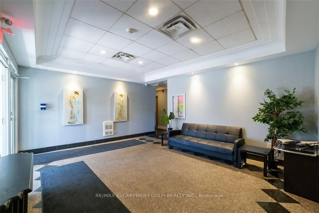 400 York Boulevard, #302