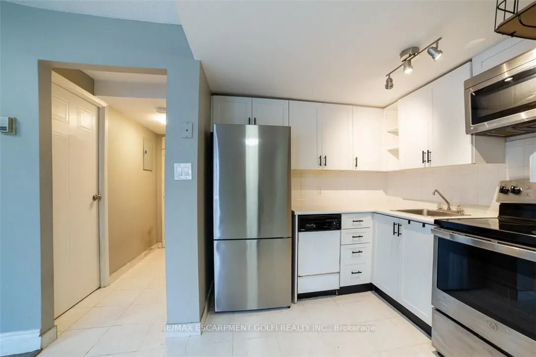 400 York Boulevard, #302