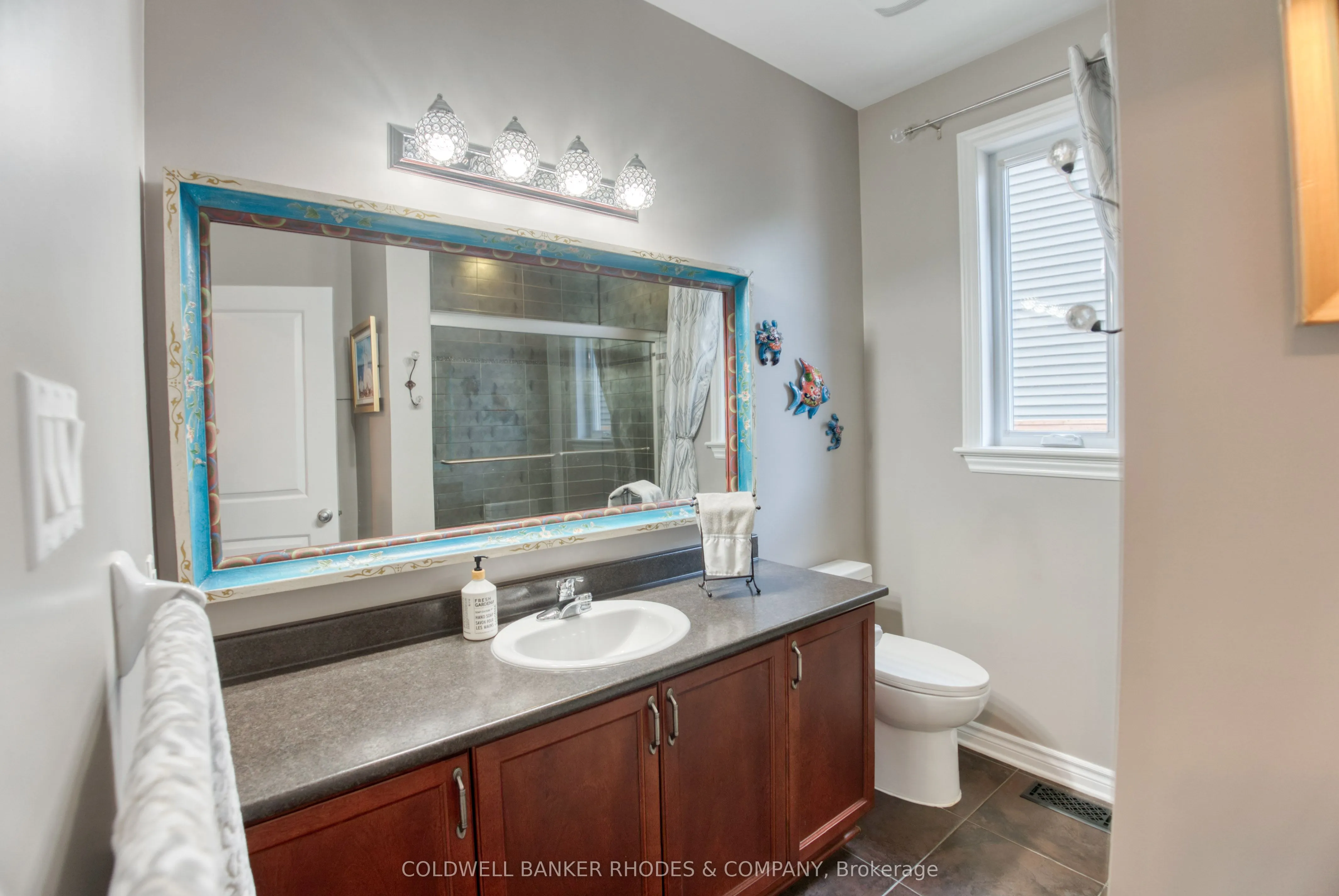 454 Creekview Way
